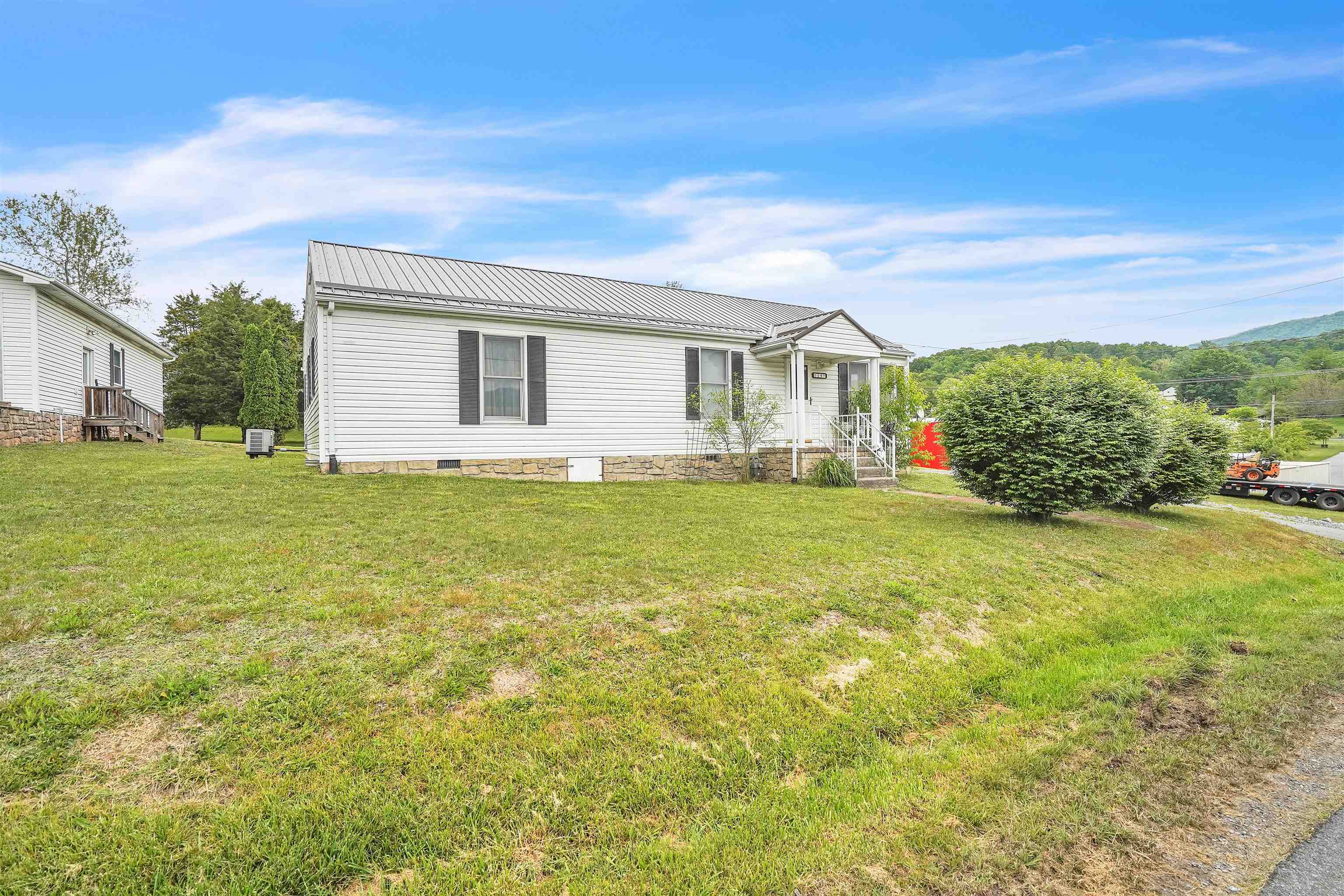 119 Mountain View Drive Rich Creek VA 24147