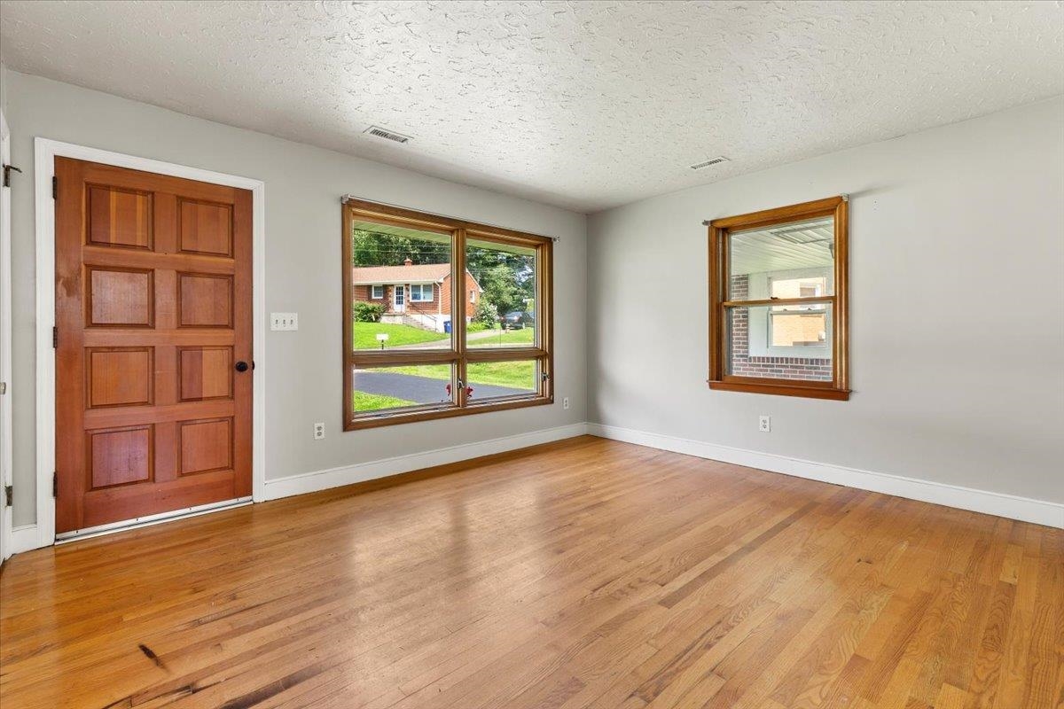 135 Griggs Street Christiansburg VA 24073