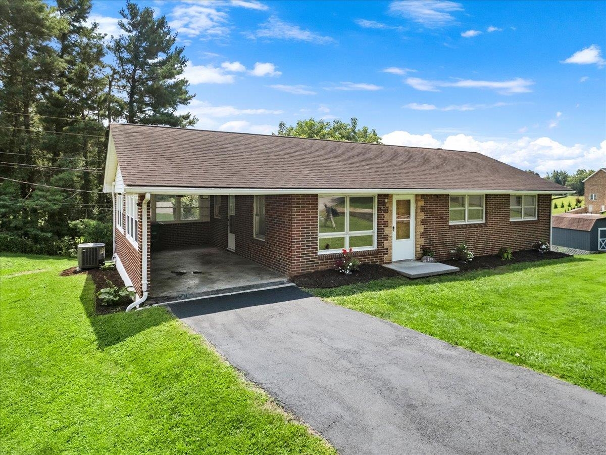 135 Griggs Street Christiansburg VA 24073