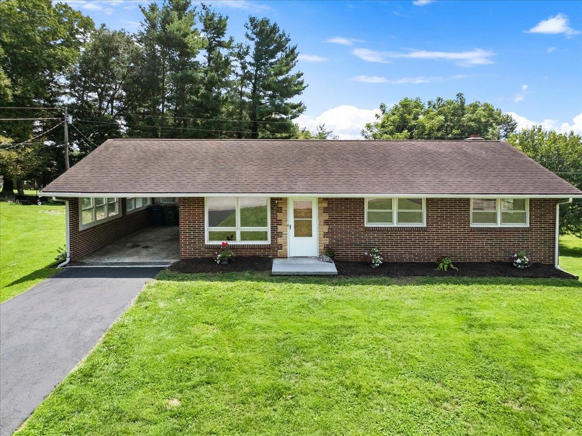 135 Griggs Street Christiansburg VA 24073