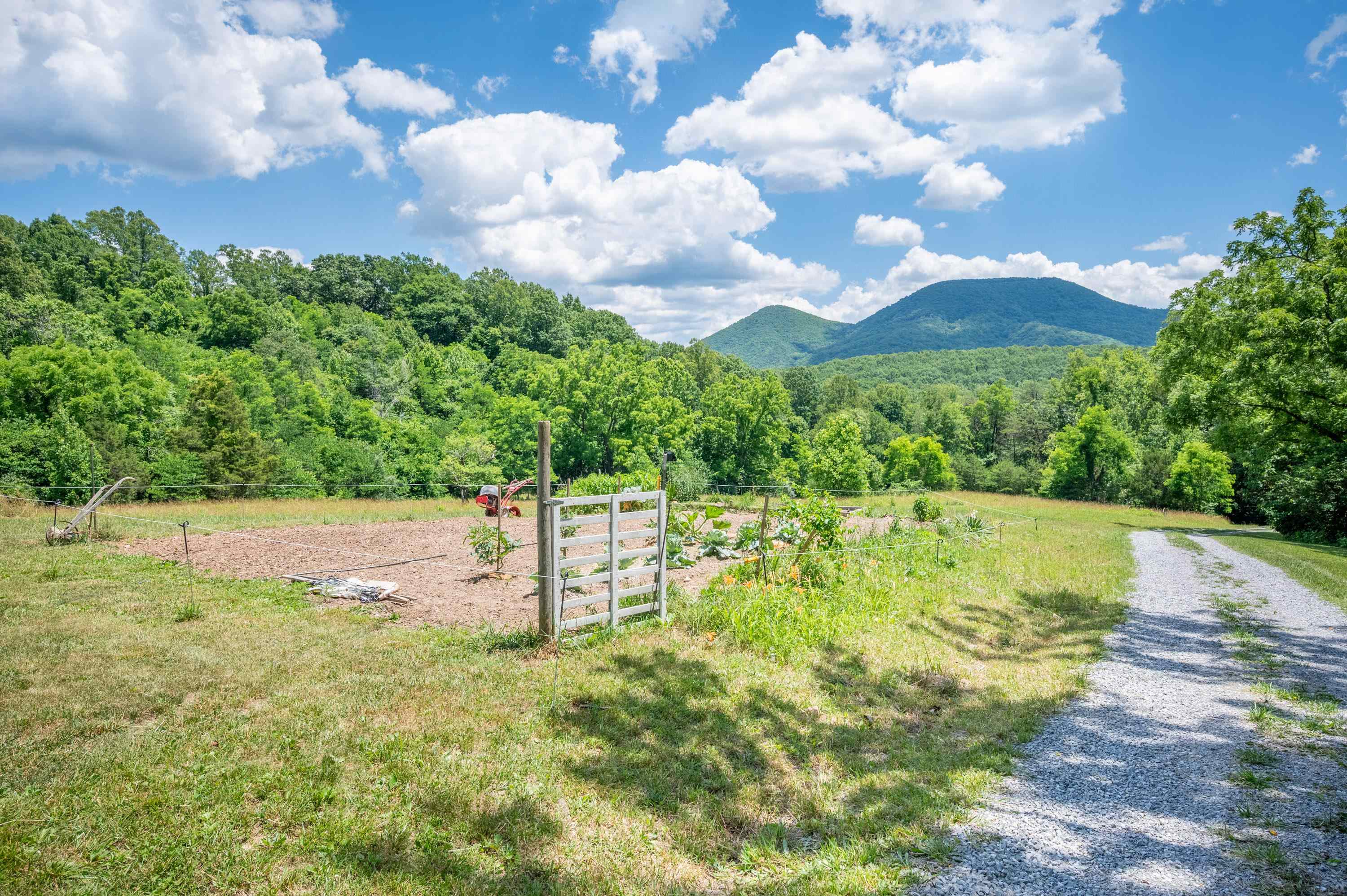 68 Paradise Lane Troutville VA 24175