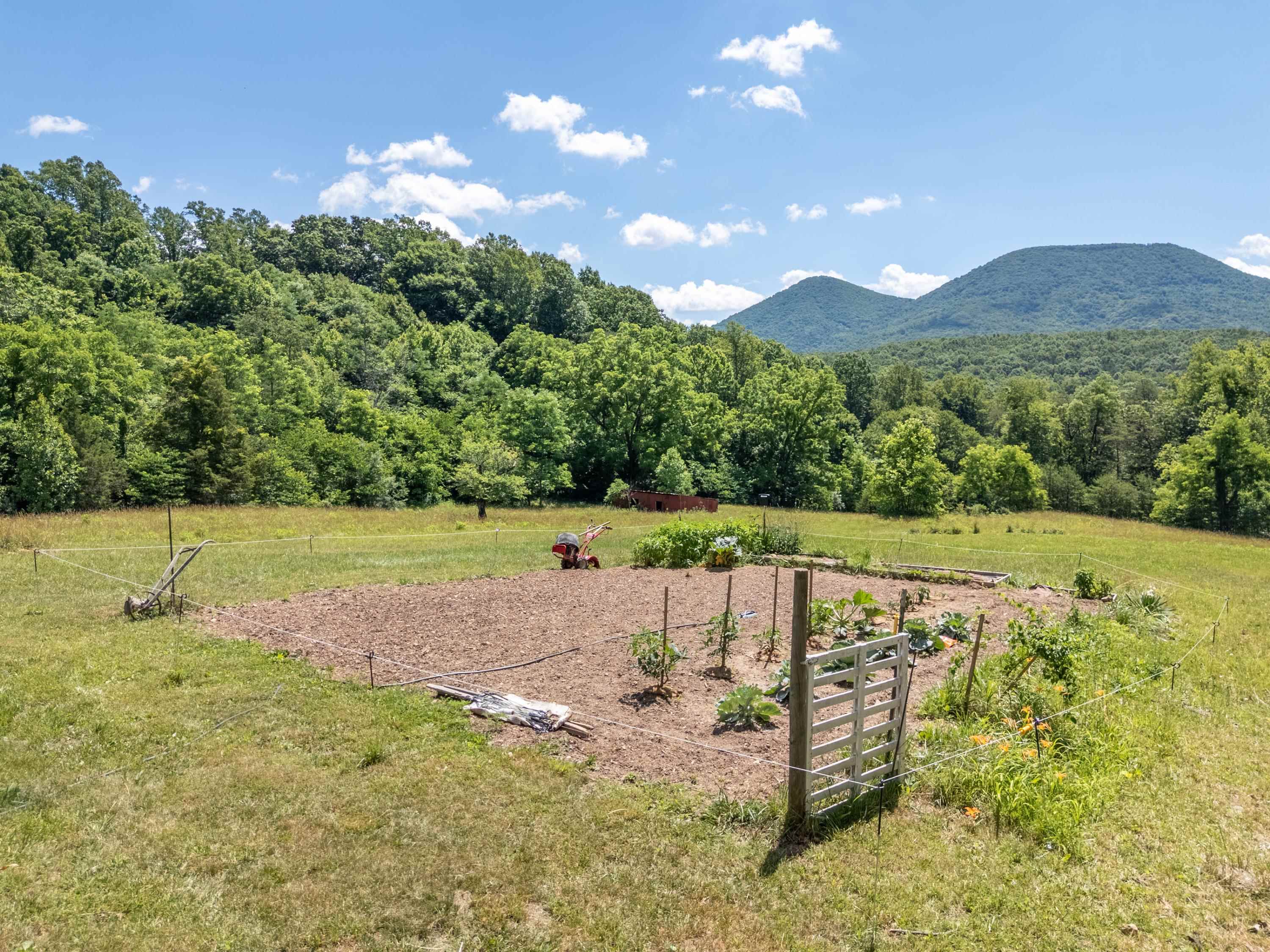 68 Paradise Lane Troutville VA 24175