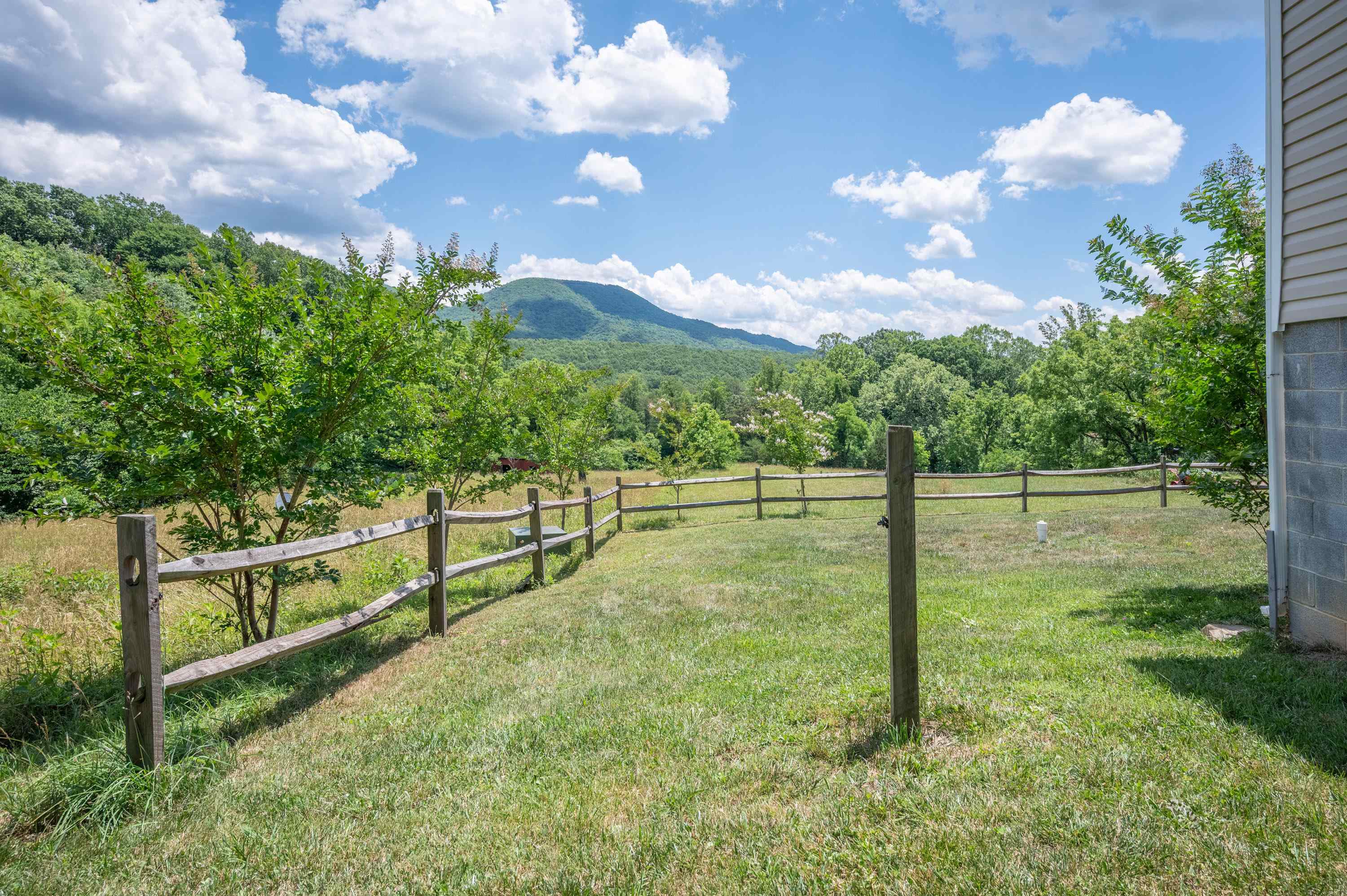 68 Paradise Lane Troutville VA 24175