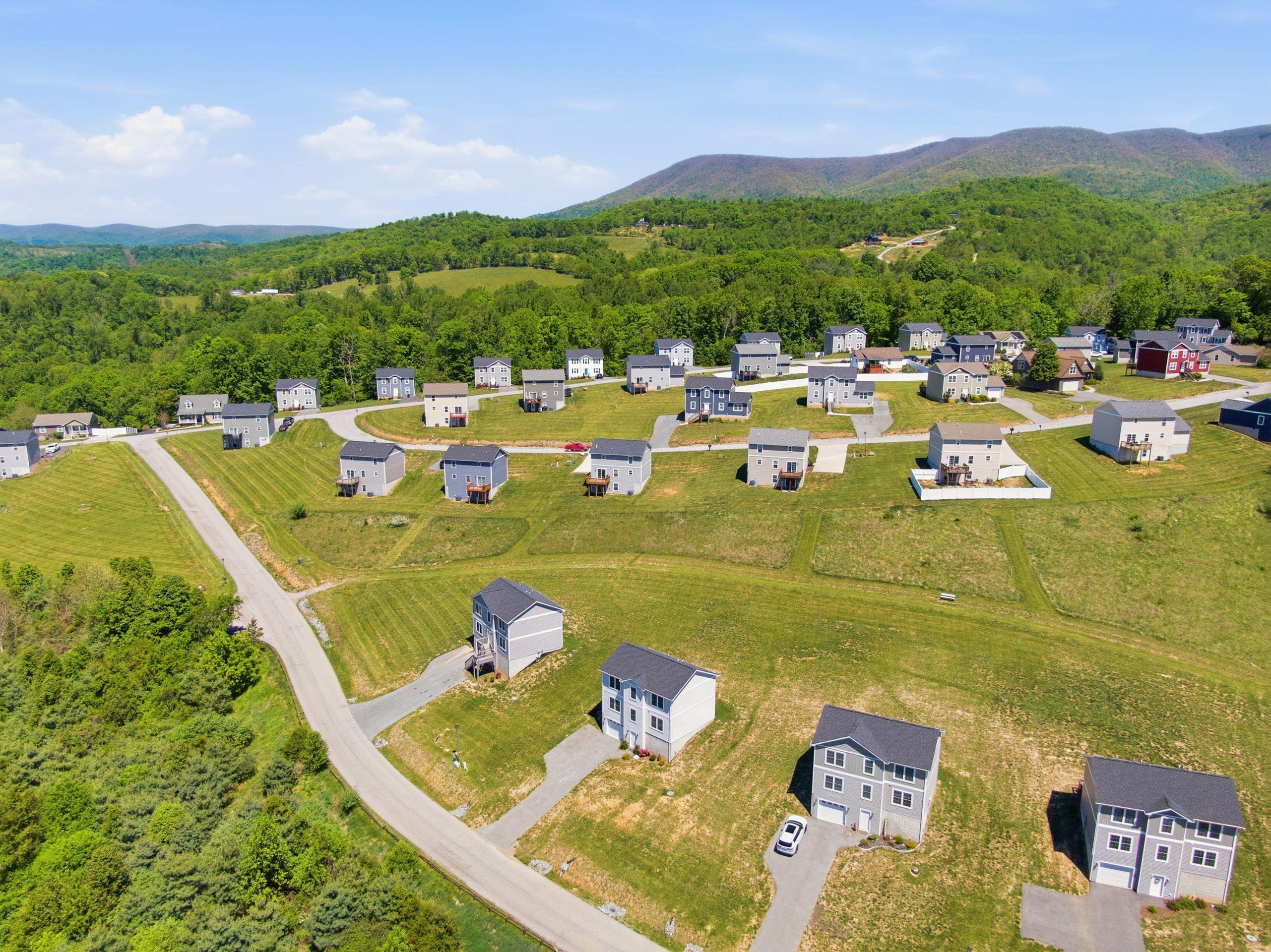 186 Redwood Drive Pembroke VA 24136
