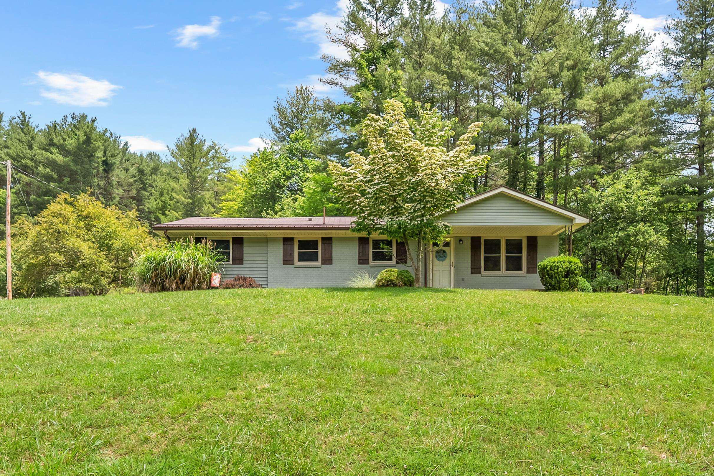 2866 White Rock Road NW Radford VA 24141