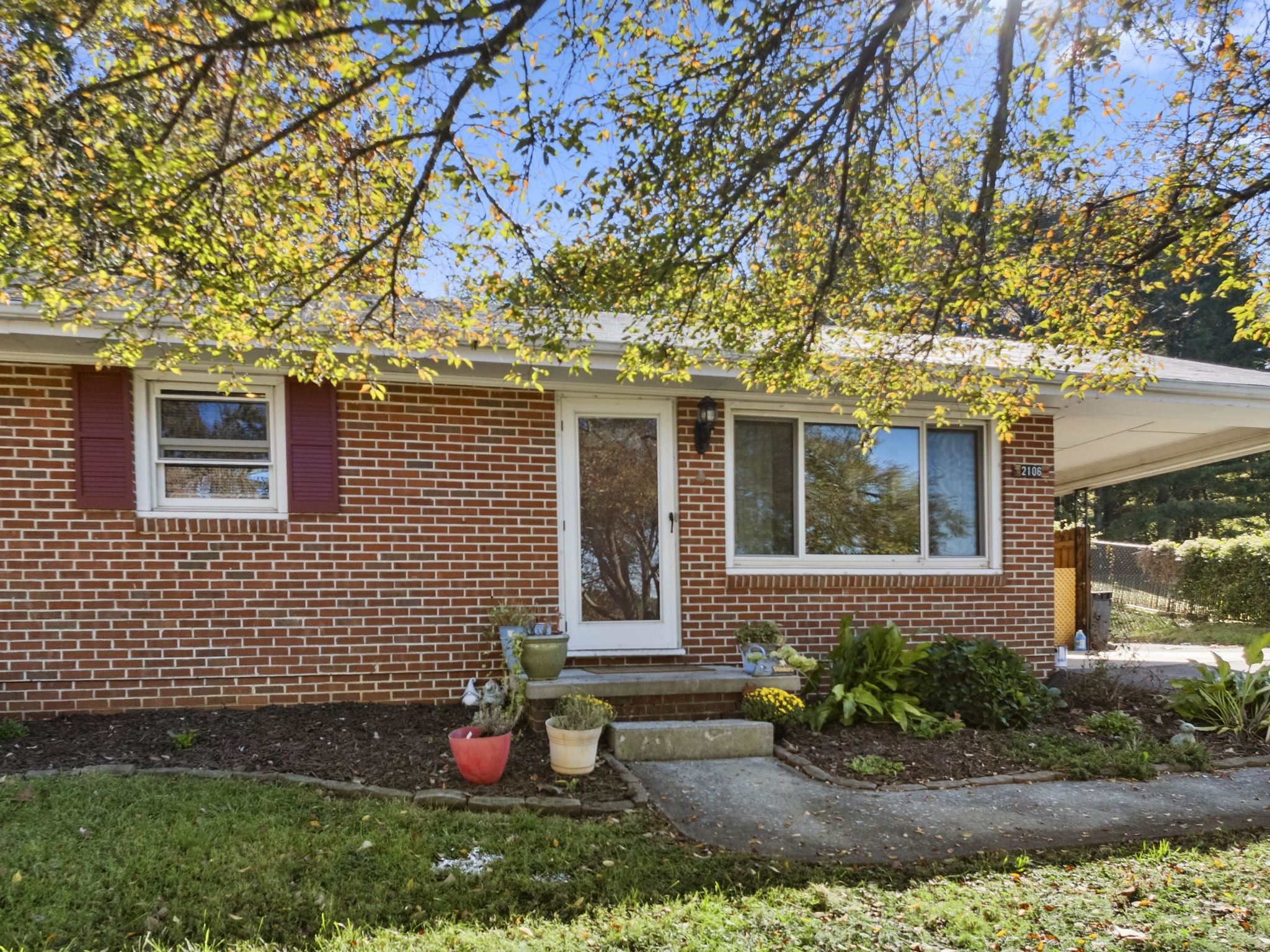 2106 Fourth Street Radford VA 24141