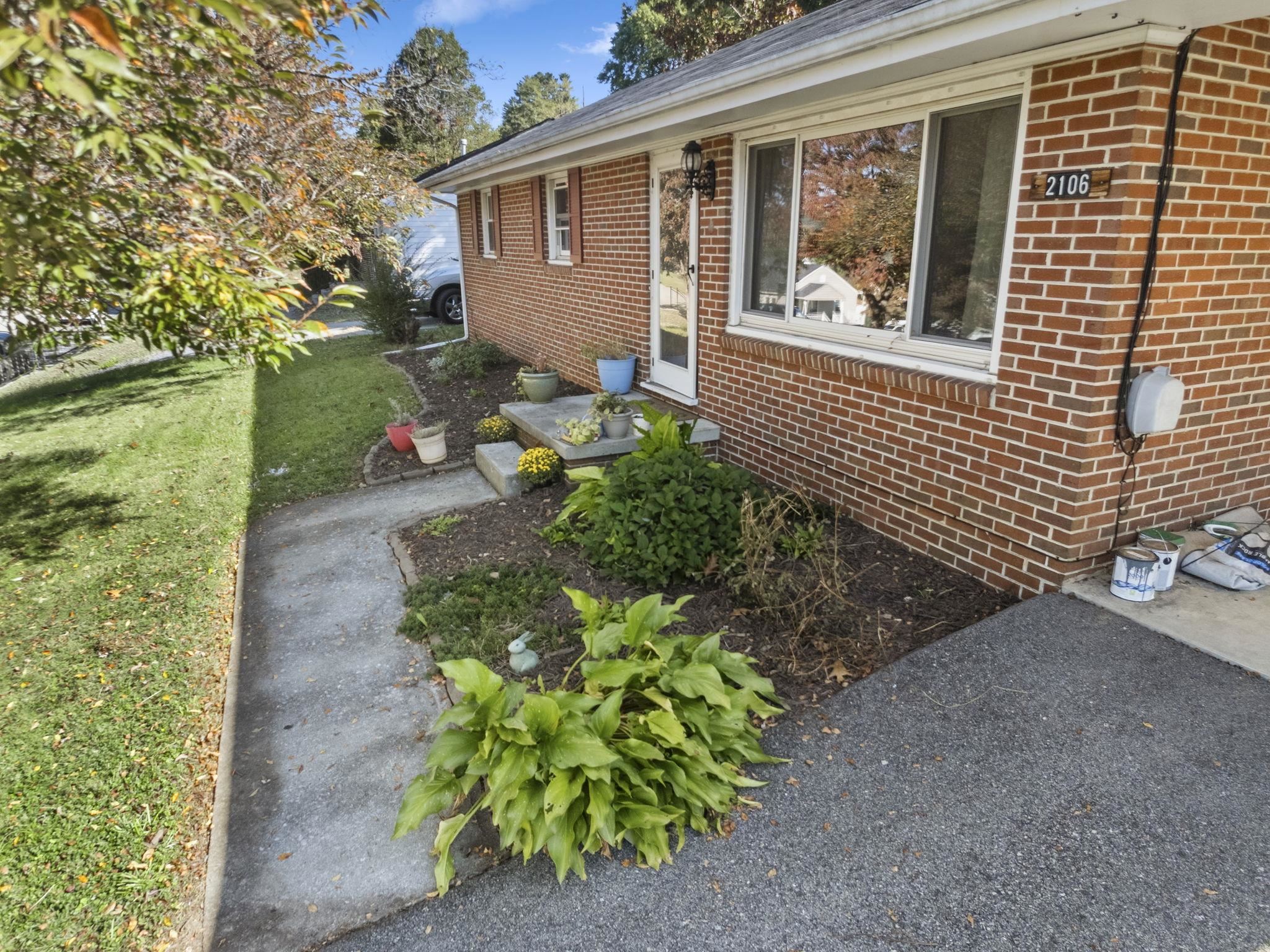 2106 Fourth Street Radford VA 24141