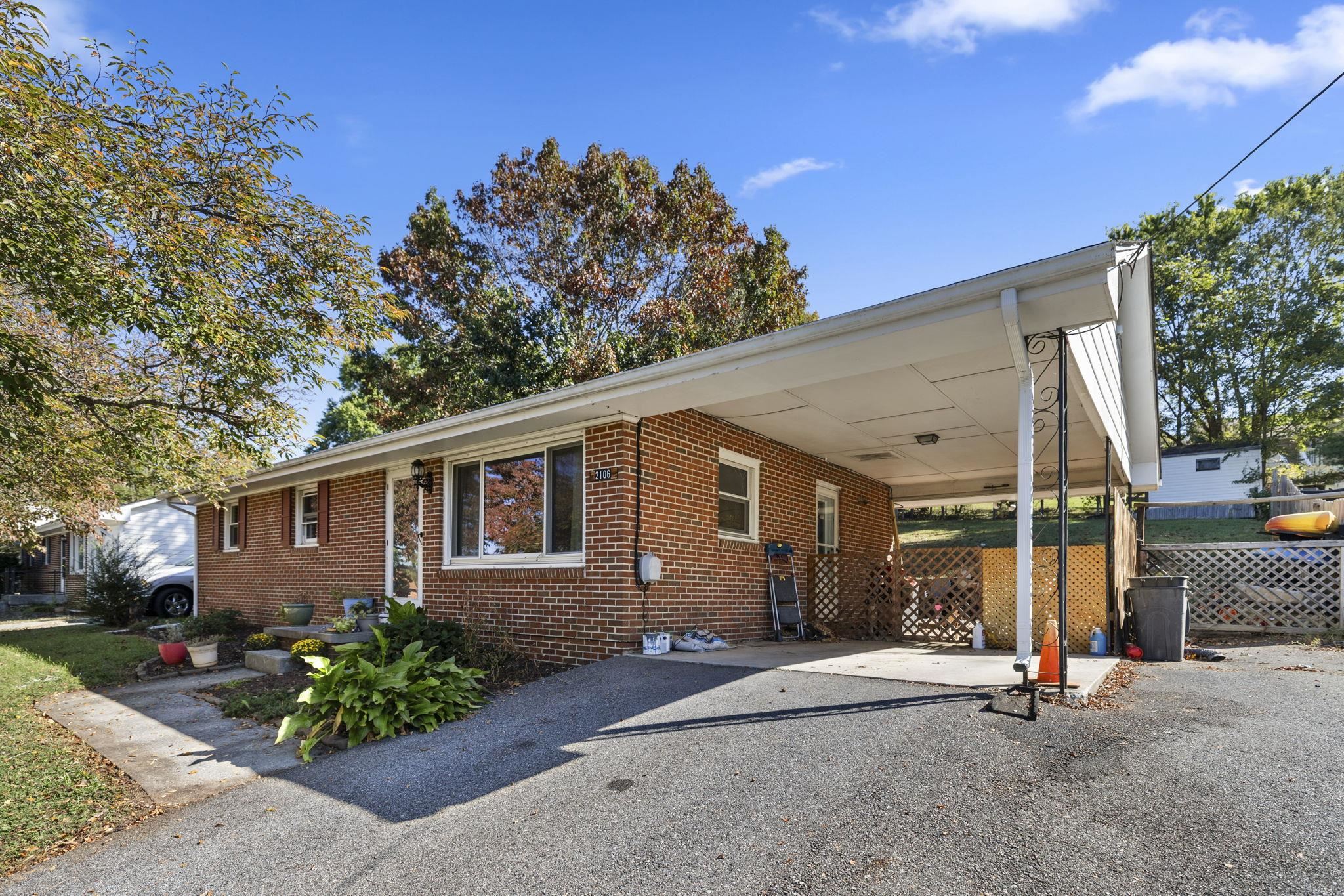 2106 Fourth Street Radford VA 24141