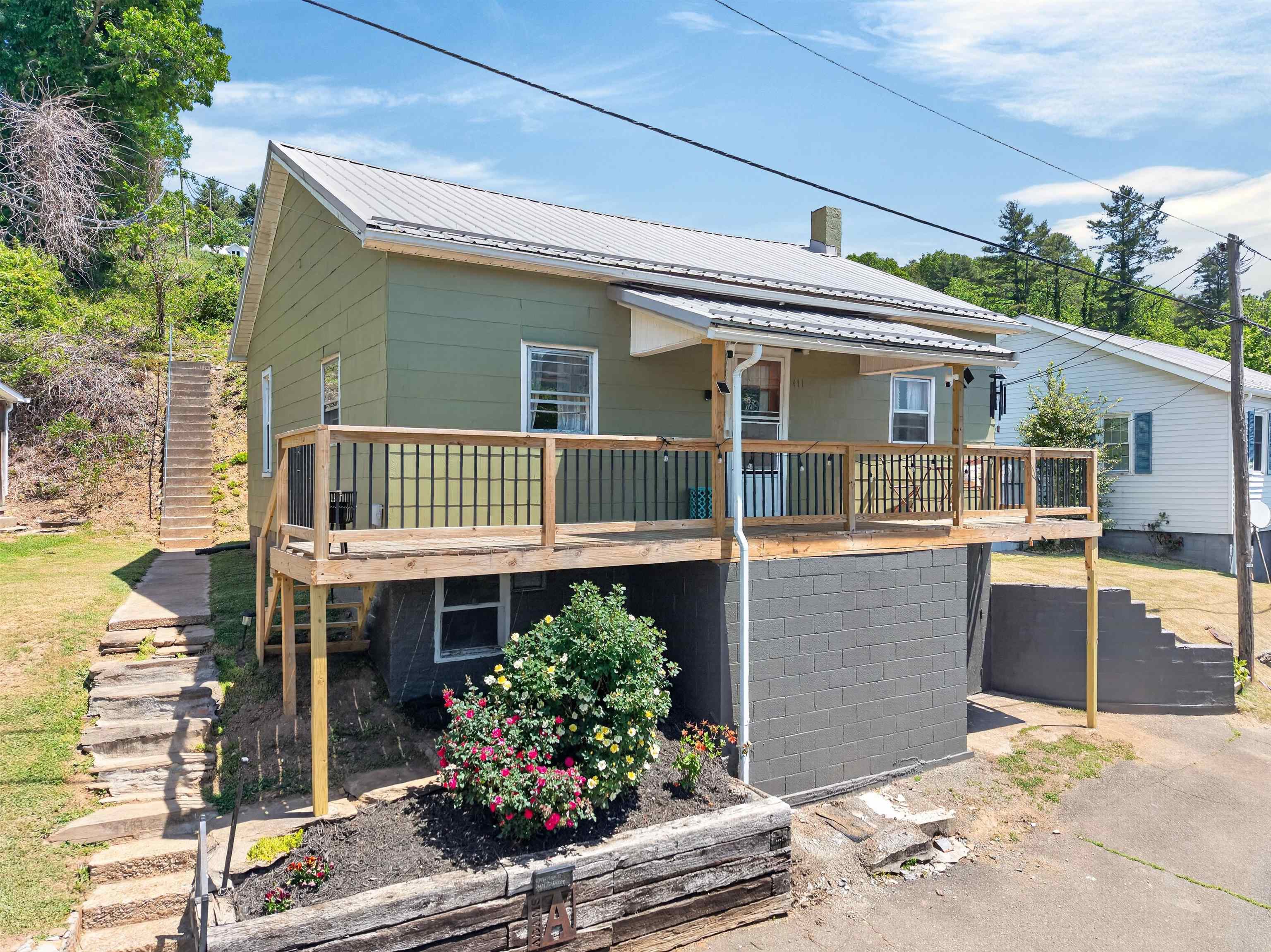 411 Grayson Street Fries VA 24330