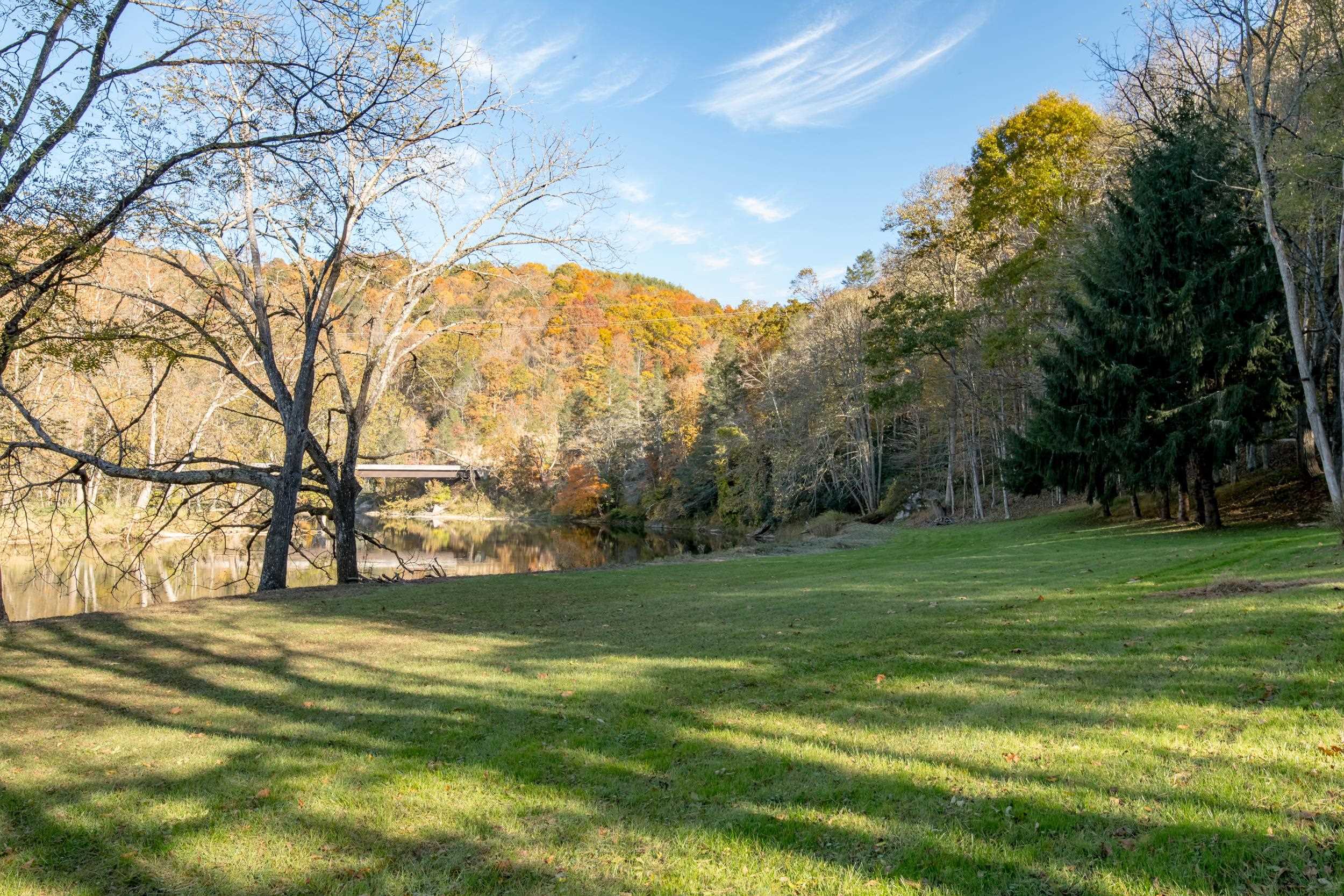 305 Mulberry Lane Mouth Of Wilson VA 24363