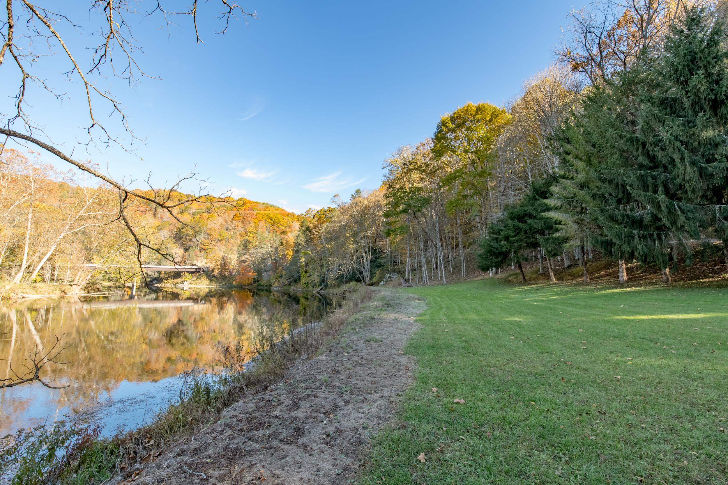 305 Mulberry Lane Mouth Of Wilson VA 24363