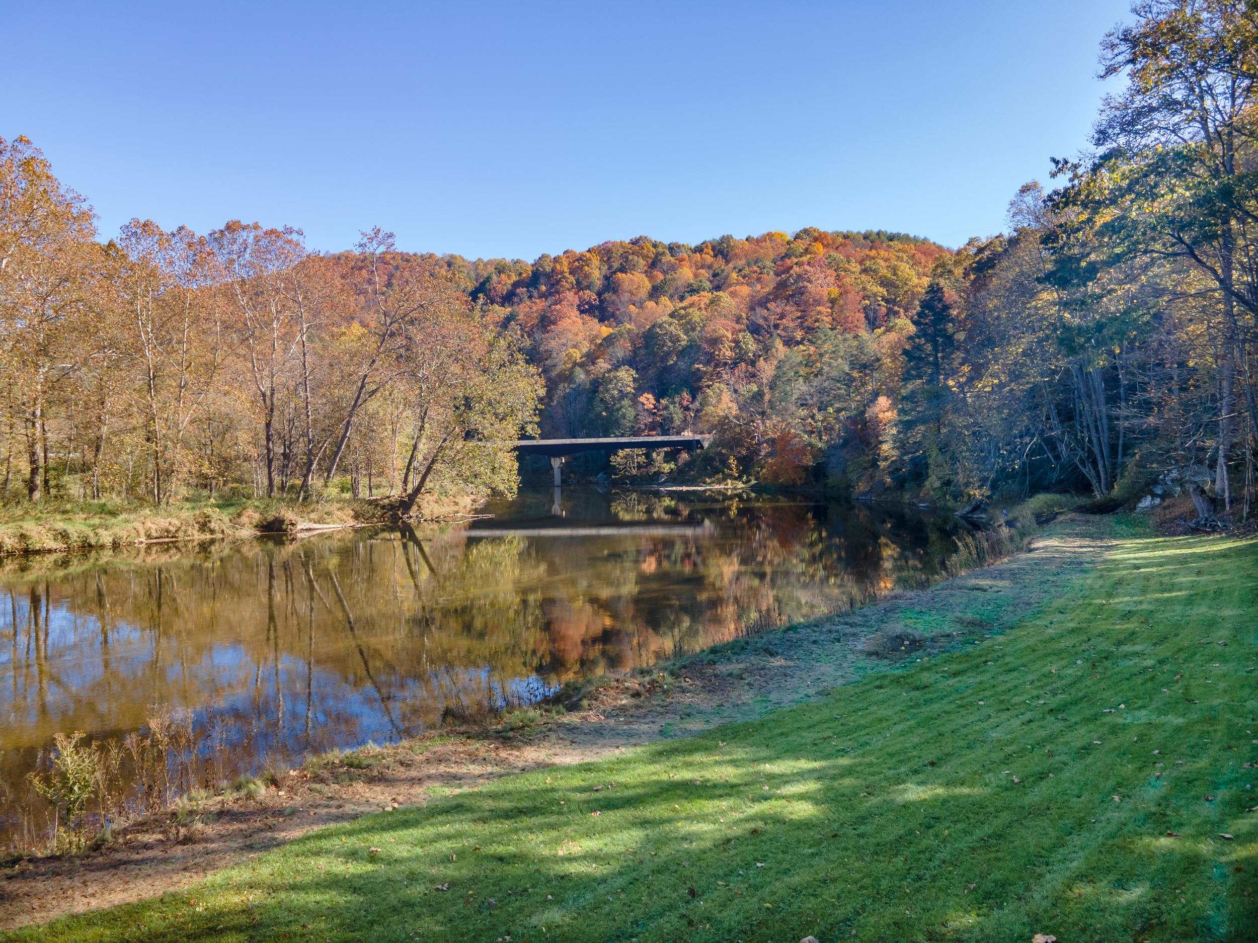 305 Mulberry Lane Mouth Of Wilson VA 24363