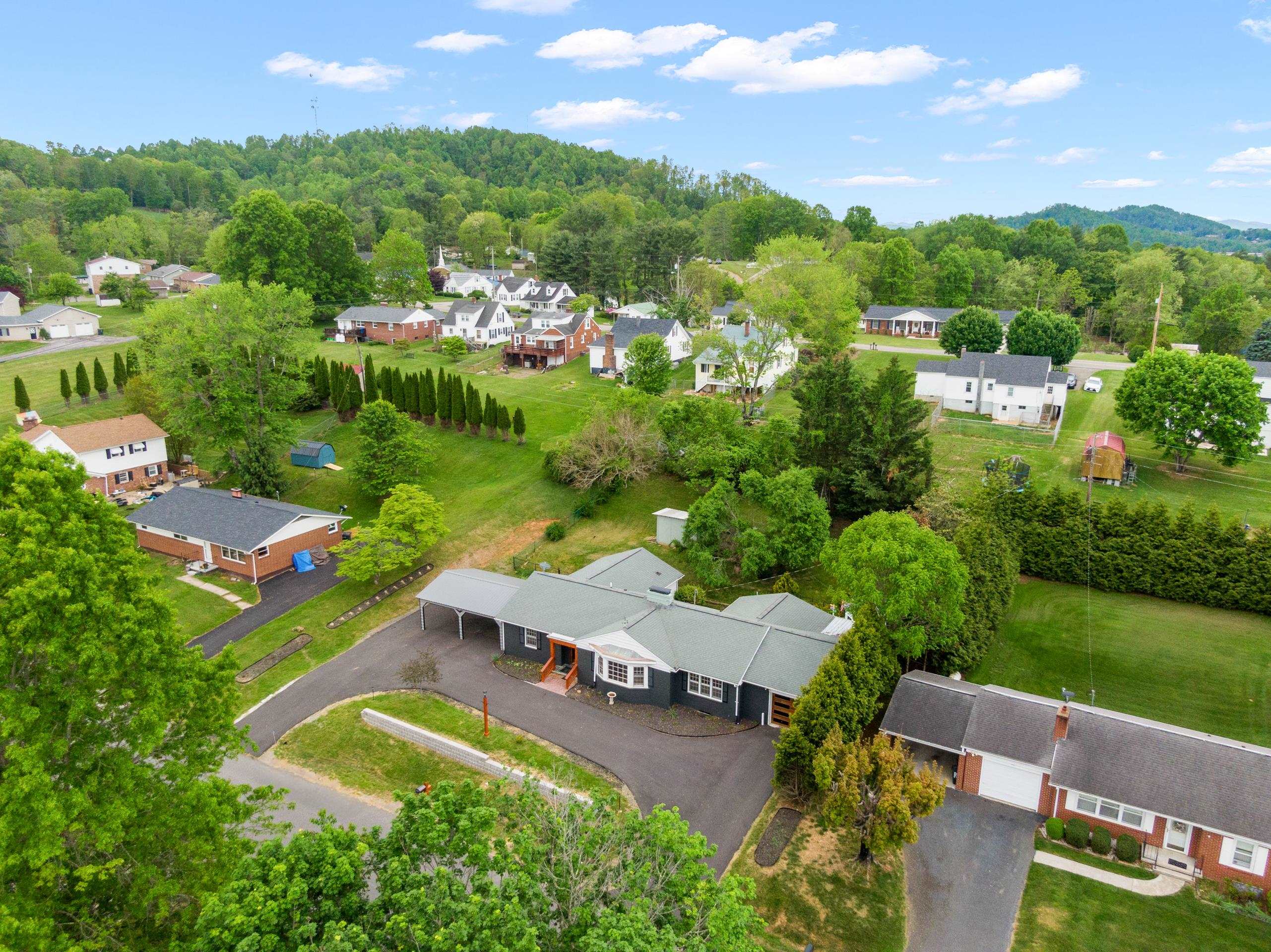 104 Oaklawn Avenue Galax VA 24333