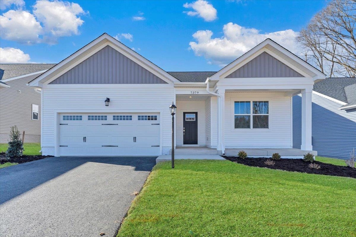 7379 King's Pointe Drive Fairlawn VA 24141