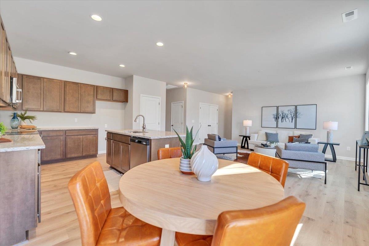 7379 King's Pointe Drive Fairlawn VA 24141