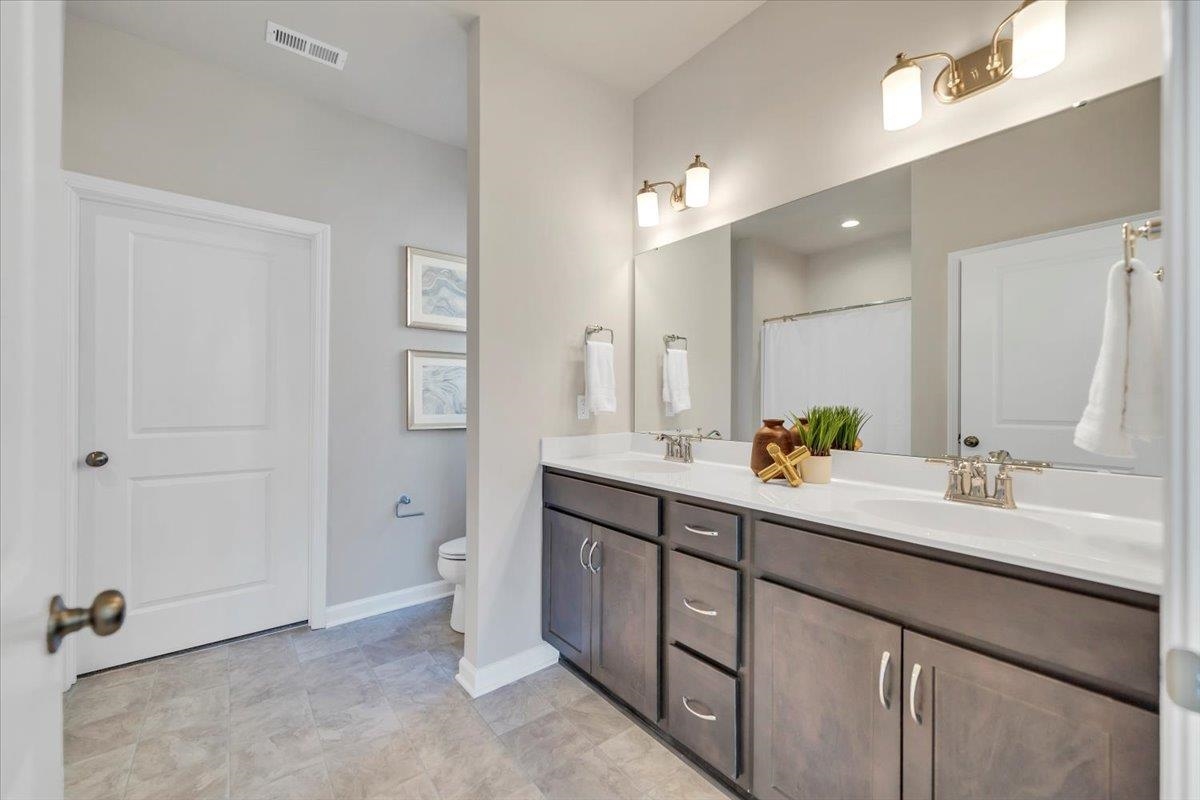 7379 King's Pointe Drive Fairlawn VA 24141