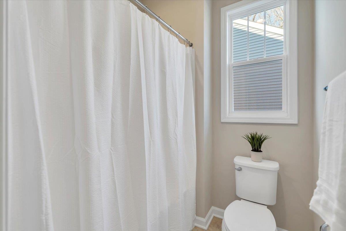 7379 King's Pointe Drive Fairlawn VA 24141