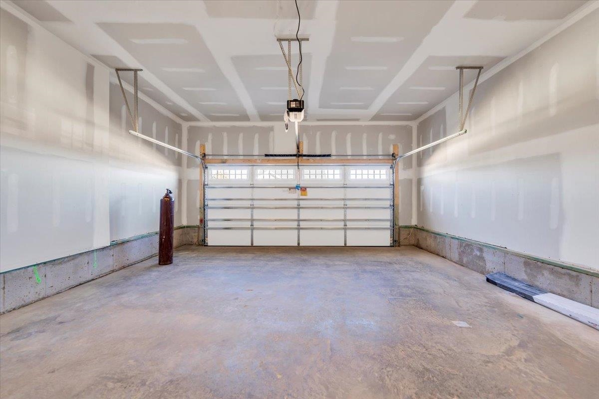 7379 King's Pointe Drive Fairlawn VA 24141