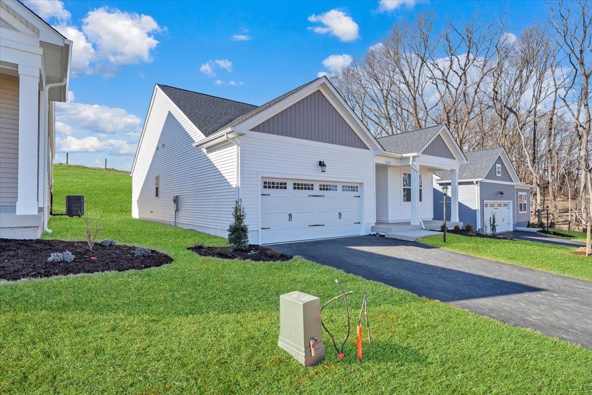 7379 King's Pointe Drive Fairlawn VA 24141