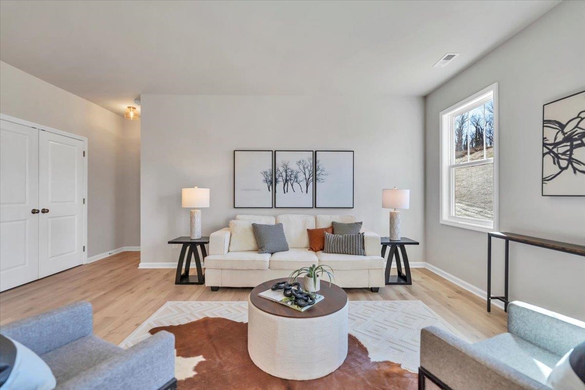 7379 King's Pointe Drive Fairlawn VA 24141