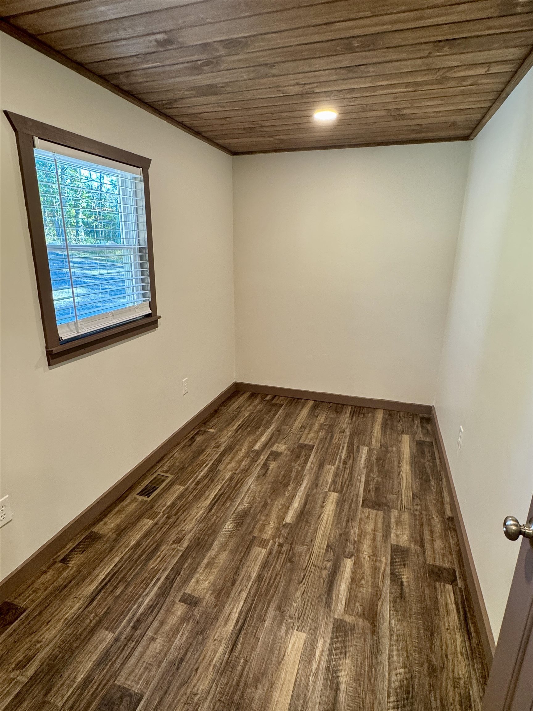 2331 Pot Rock Road Woodlawn VA 24381