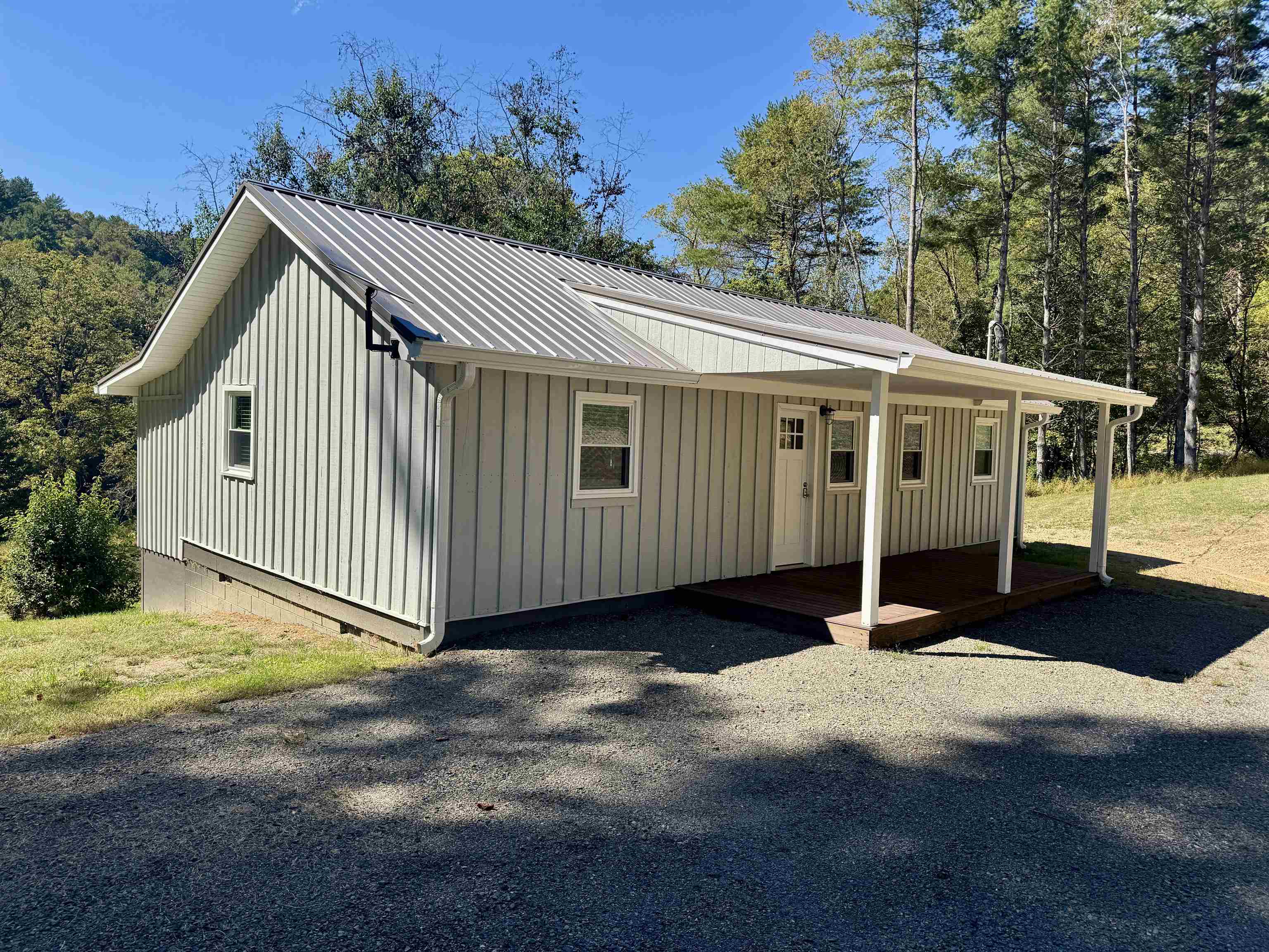 2331 Pot Rock Road Woodlawn VA 24381