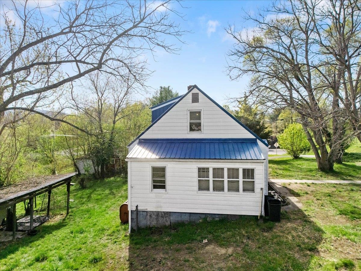 102 Linden Street Ripplemead VA 24150