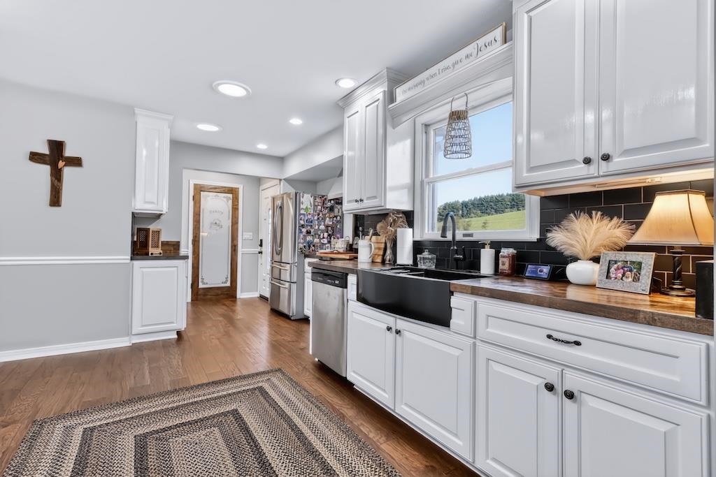 1421 Duncans Chapel Road Willis VA 24380