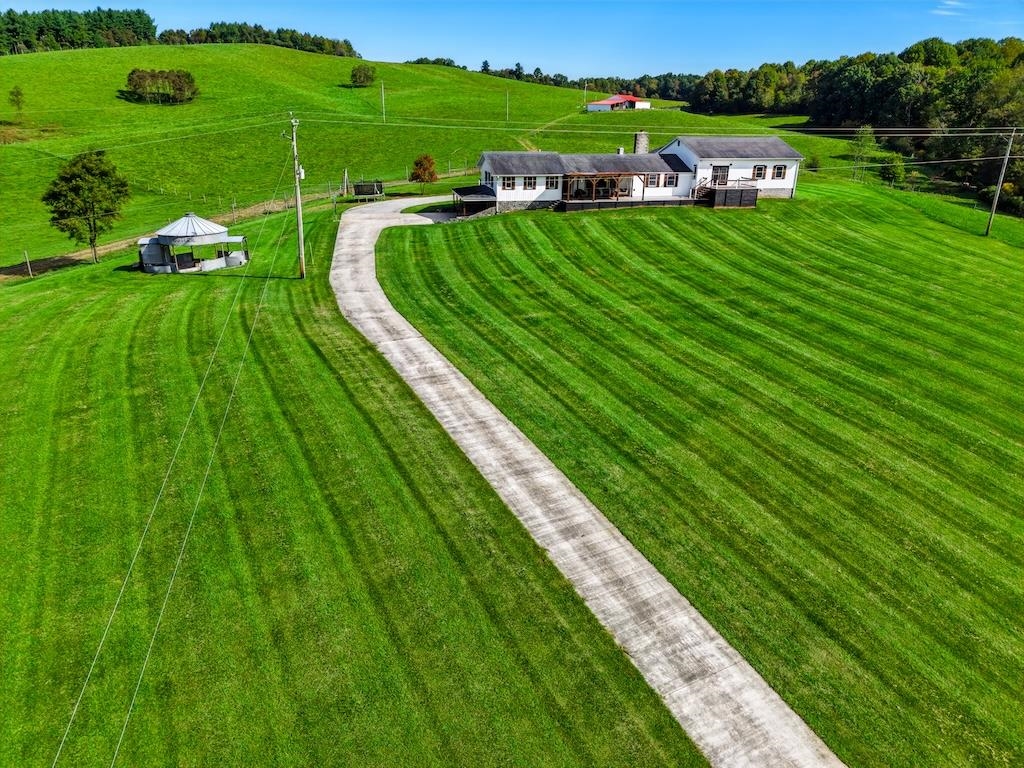 1421 Duncans Chapel Road Willis VA 24380
