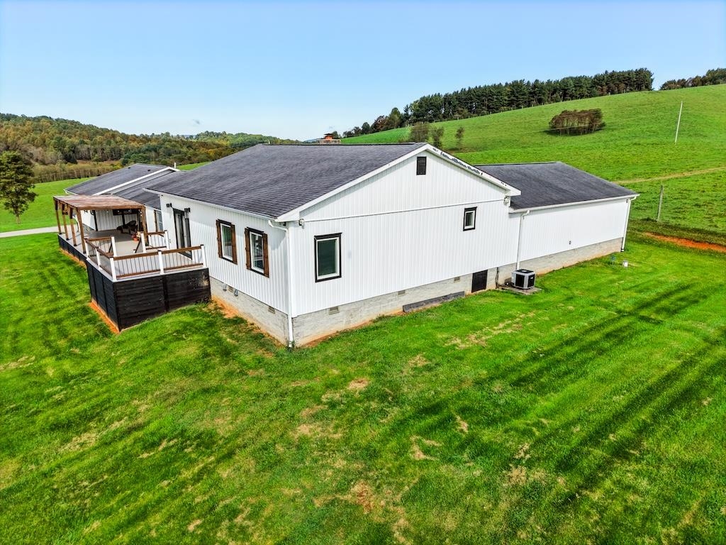 1421 Duncans Chapel Road Willis VA 24380