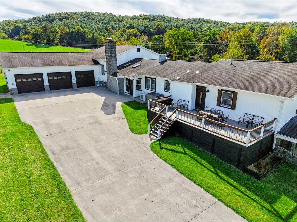 1421 Duncans Chapel Road Willis VA 24380