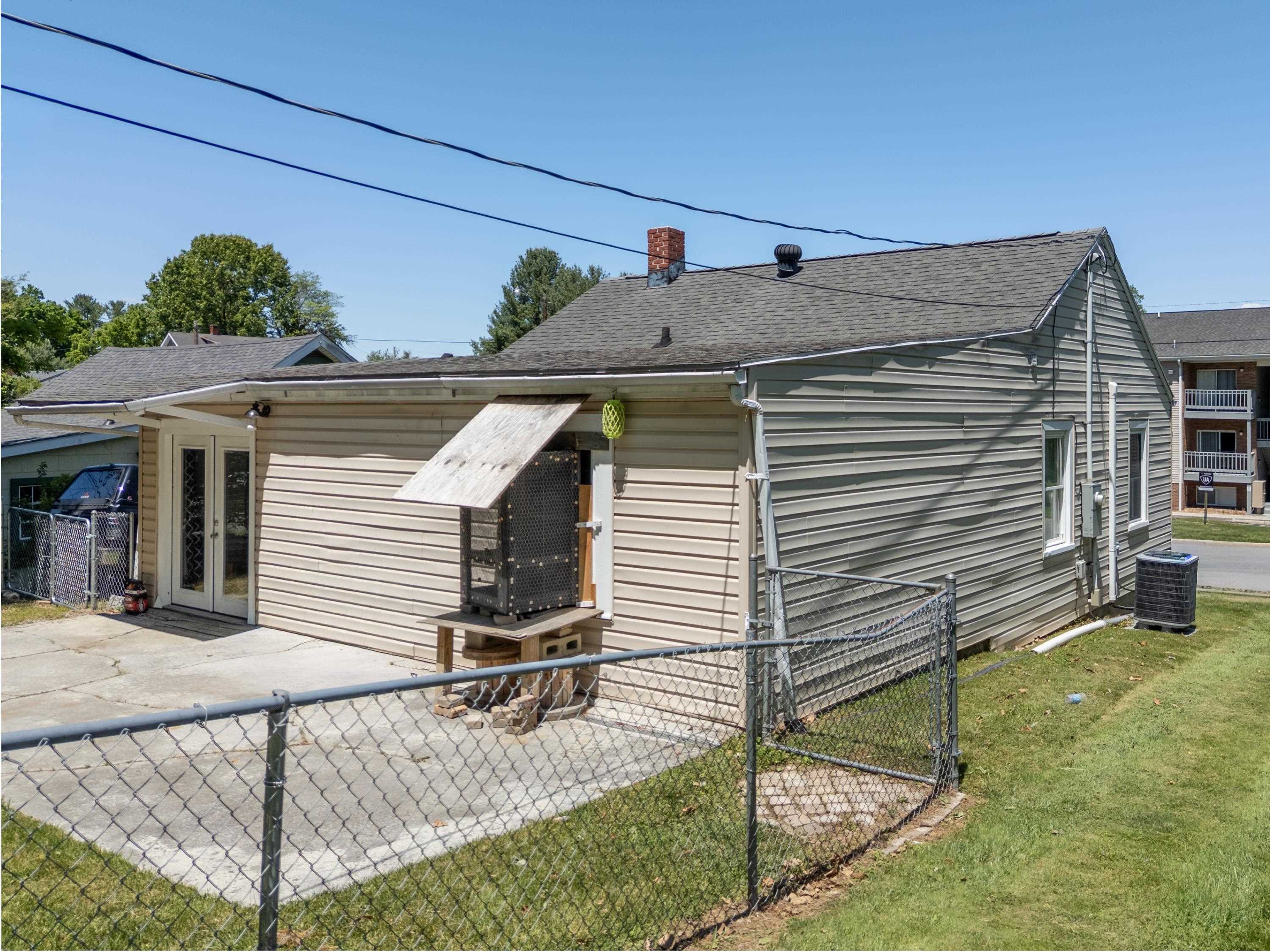 511 Davis Street Radford VA 24141