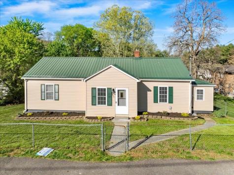 1802 Martin Avenue Radford VA 24141