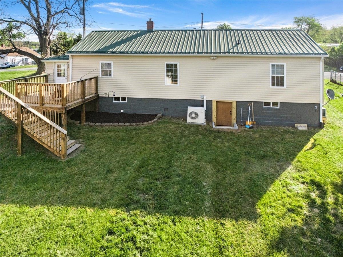 1802 Martin Avenue Radford VA 24141