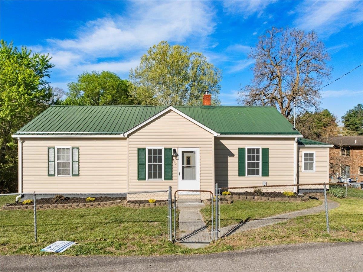 1802 Martin Avenue Radford VA 24141