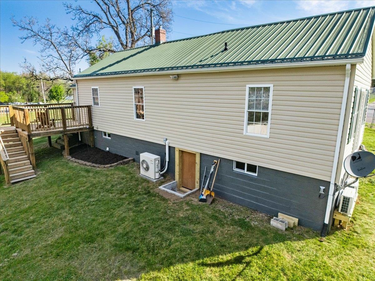 1802 Martin Avenue Radford VA 24141