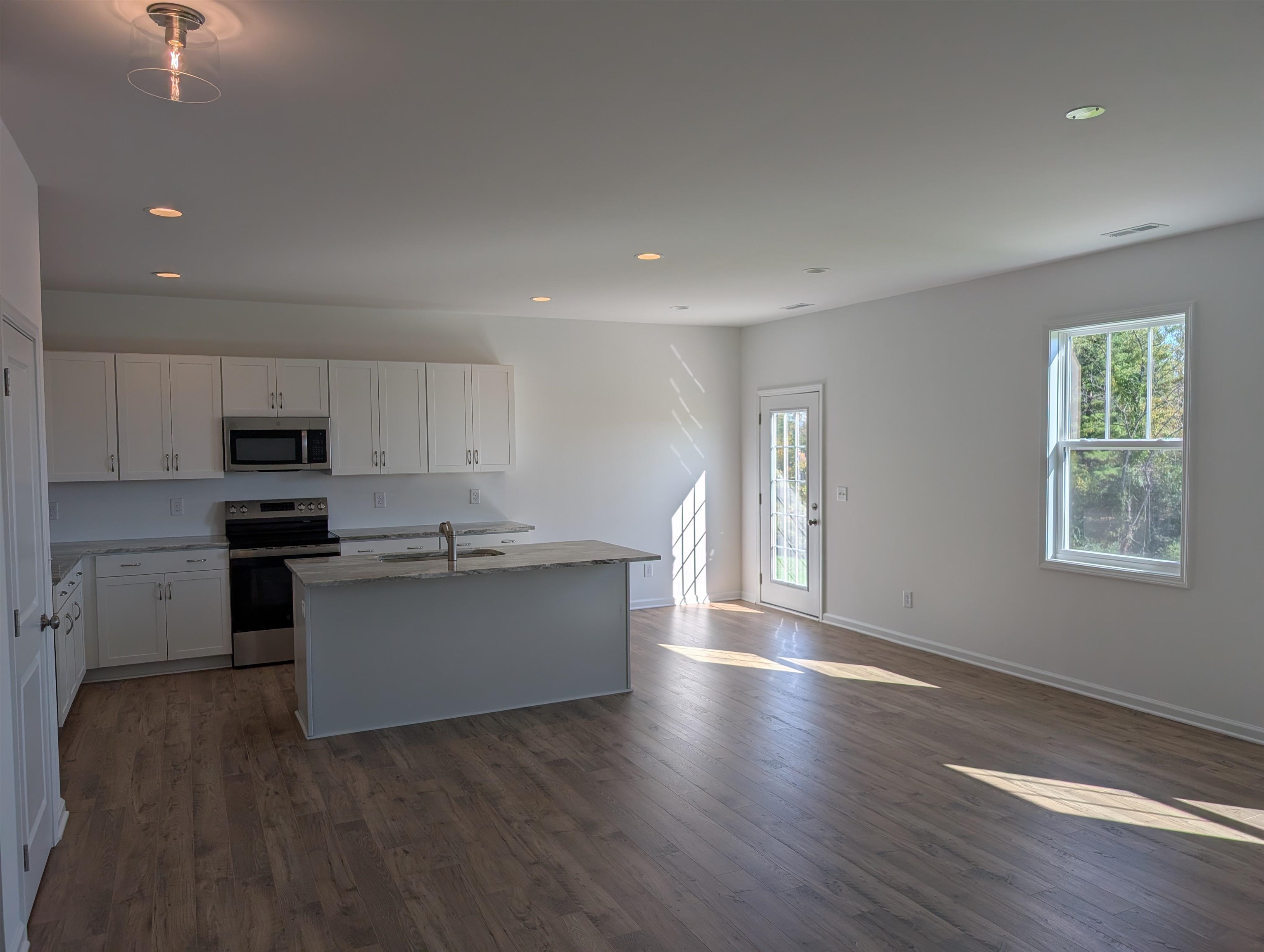 7402 King's Pointe Drive Fairlawn VA 24141
