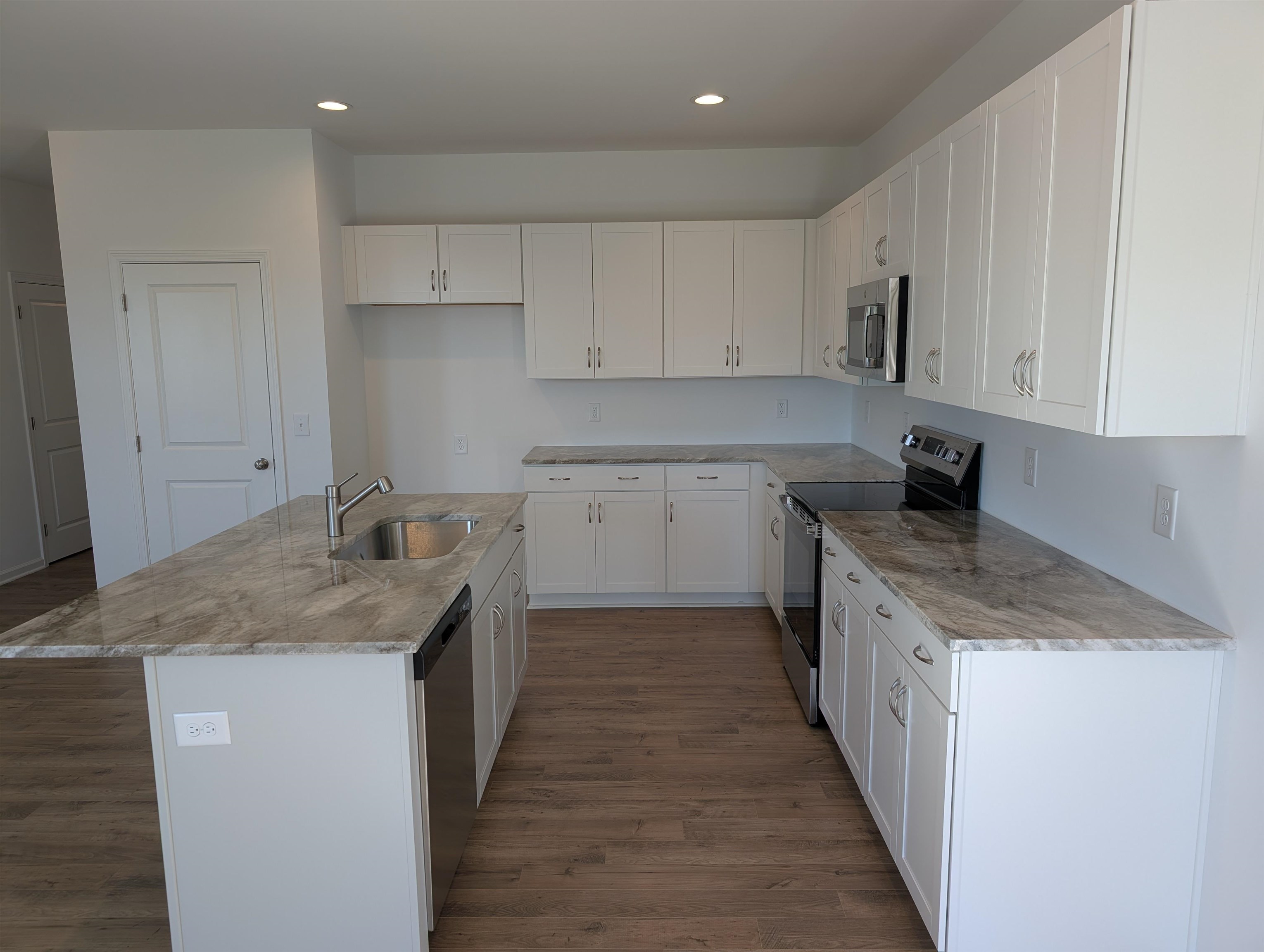 7402 King's Pointe Drive Fairlawn VA 24141