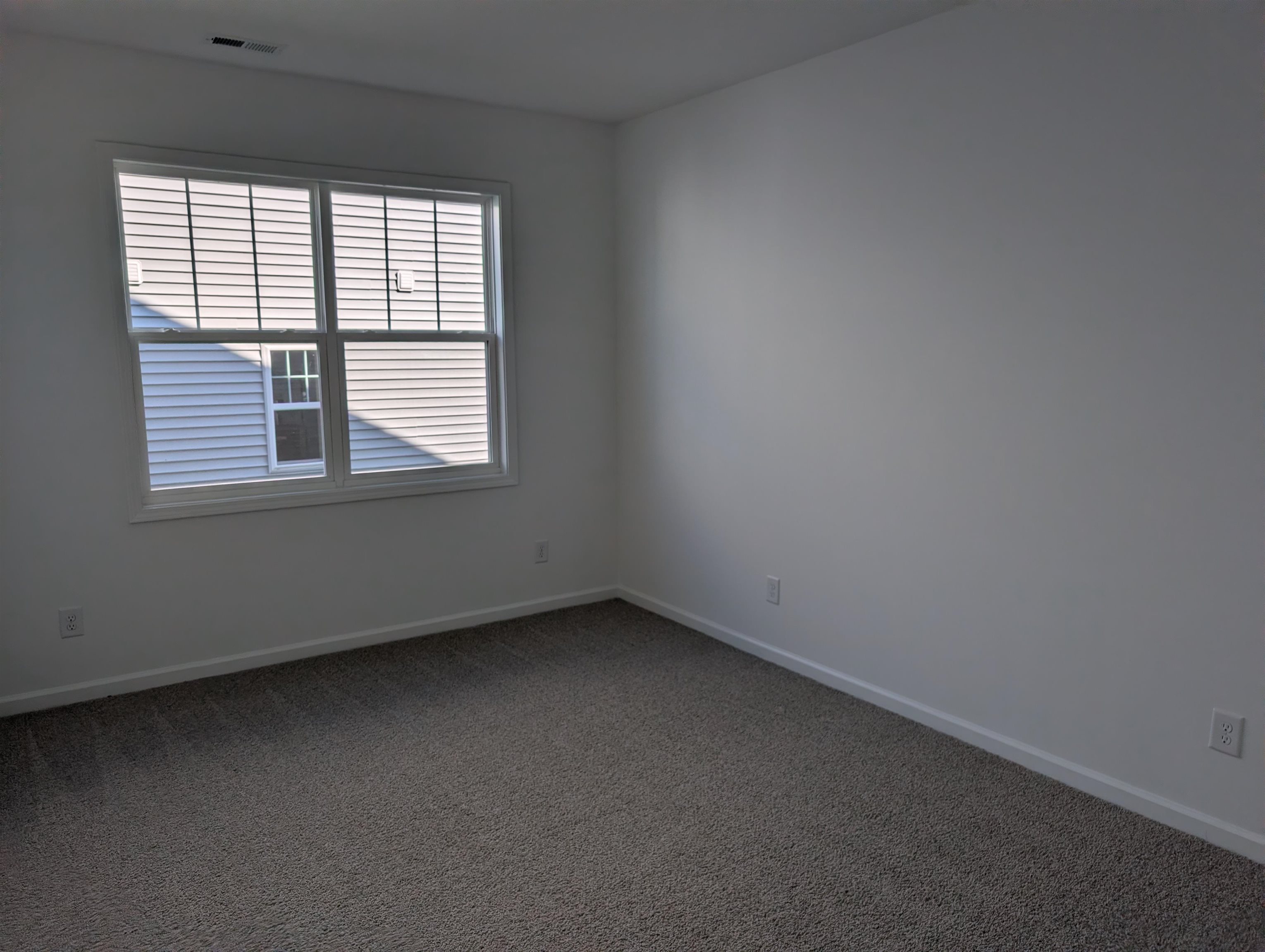 7402 King's Pointe Drive Fairlawn VA 24141