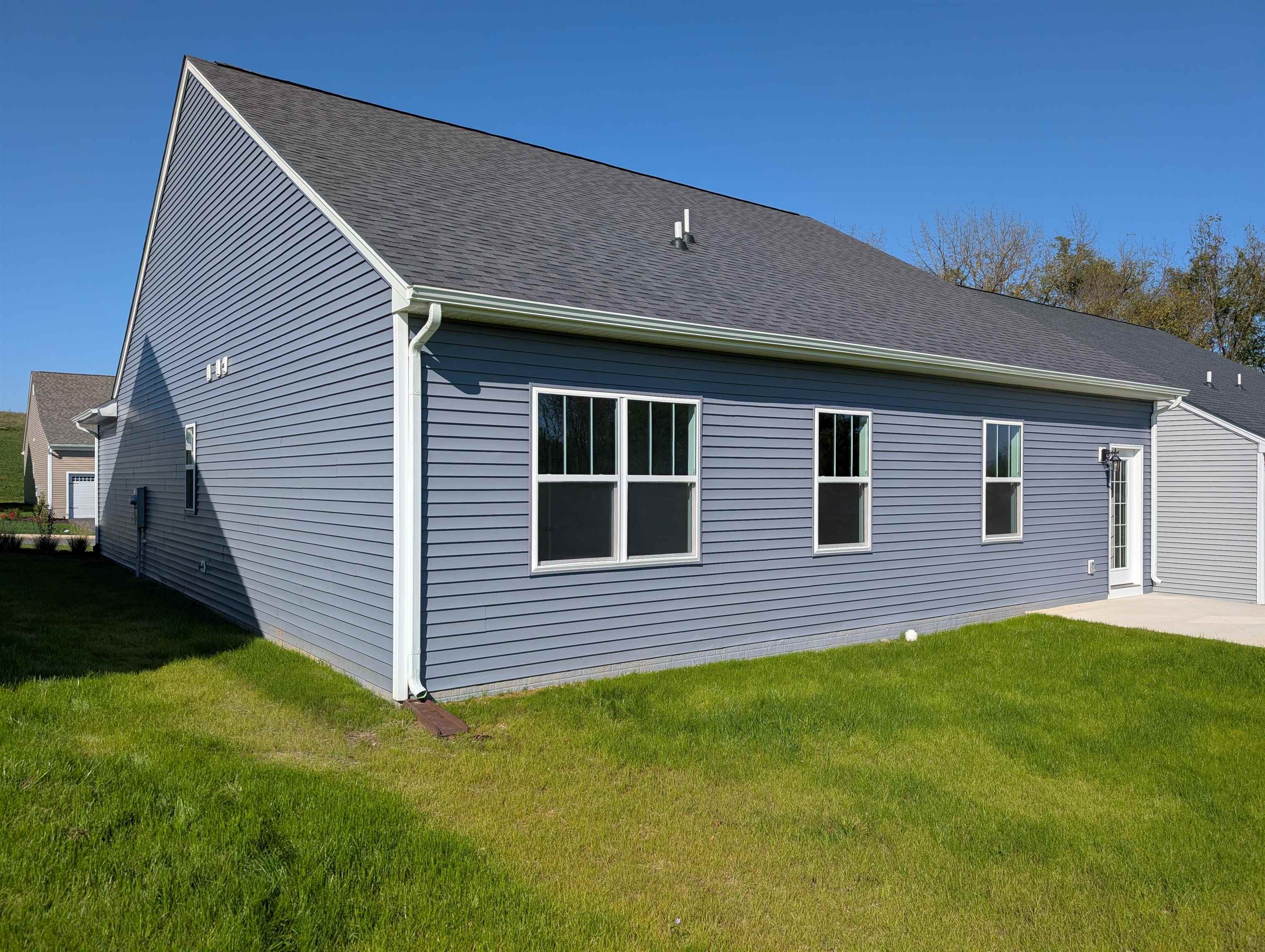7402 King's Pointe Drive Fairlawn VA 24141