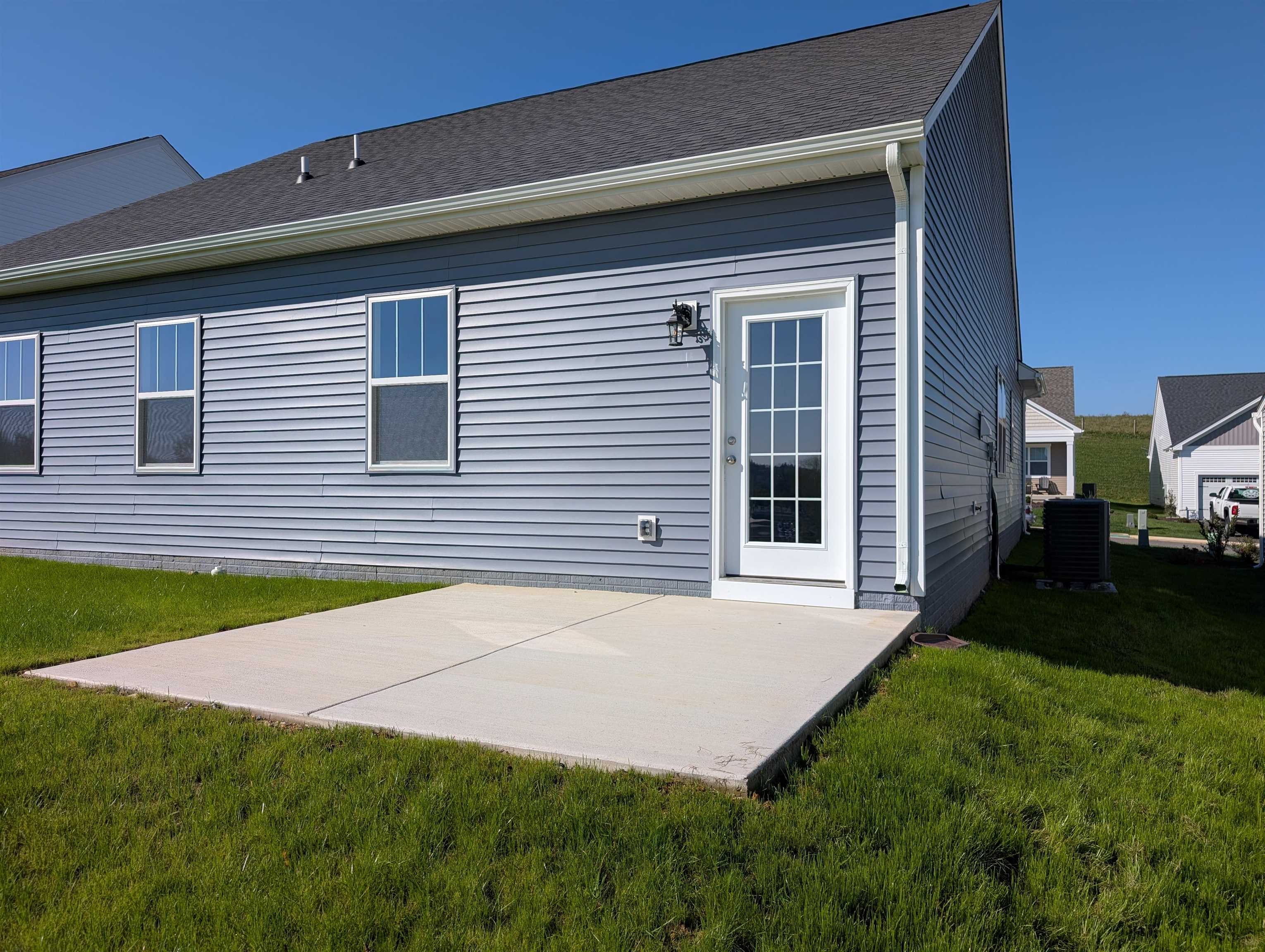 7402 King's Pointe Drive Fairlawn VA 24141