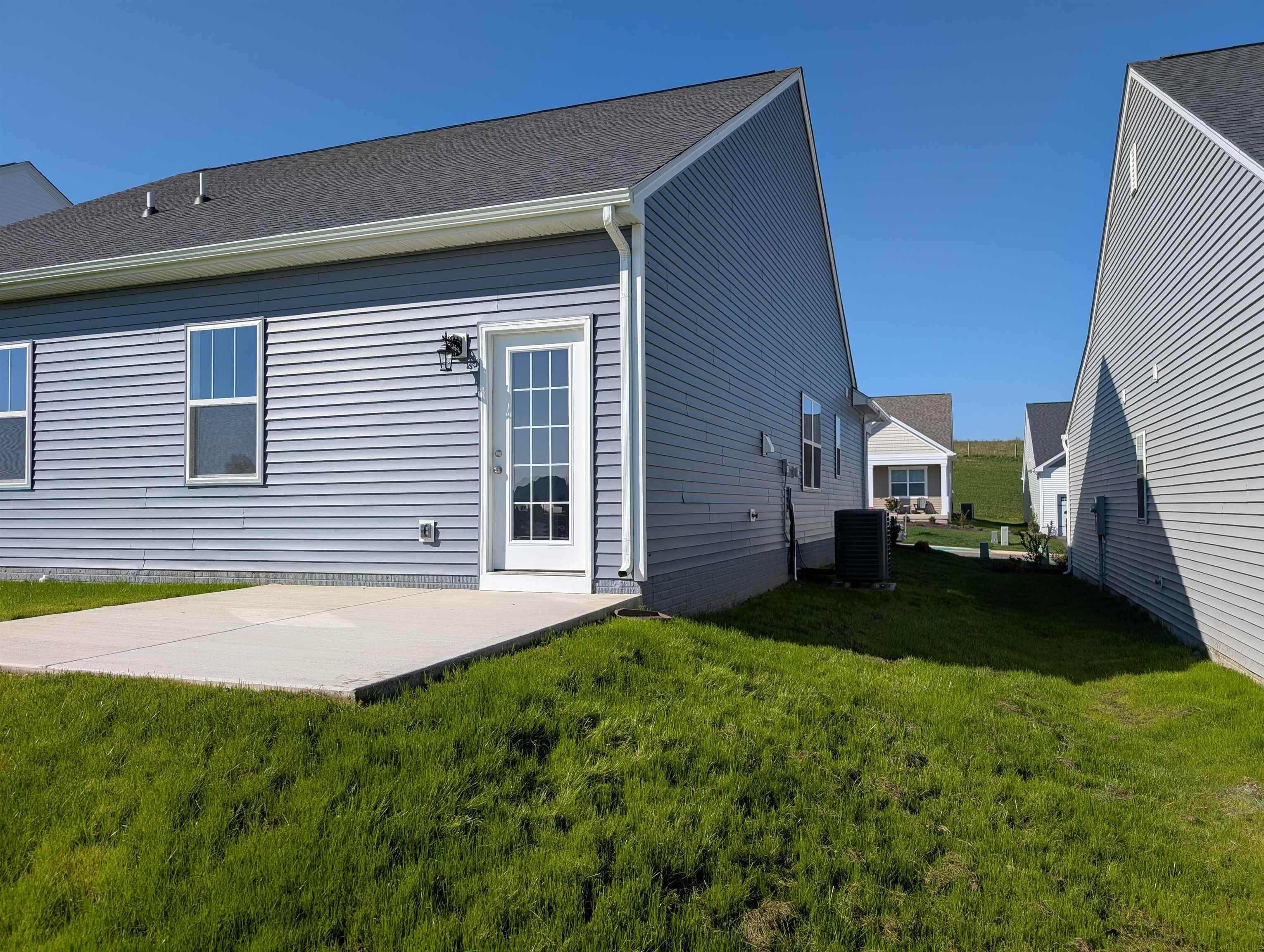7402 King's Pointe Drive Fairlawn VA 24141