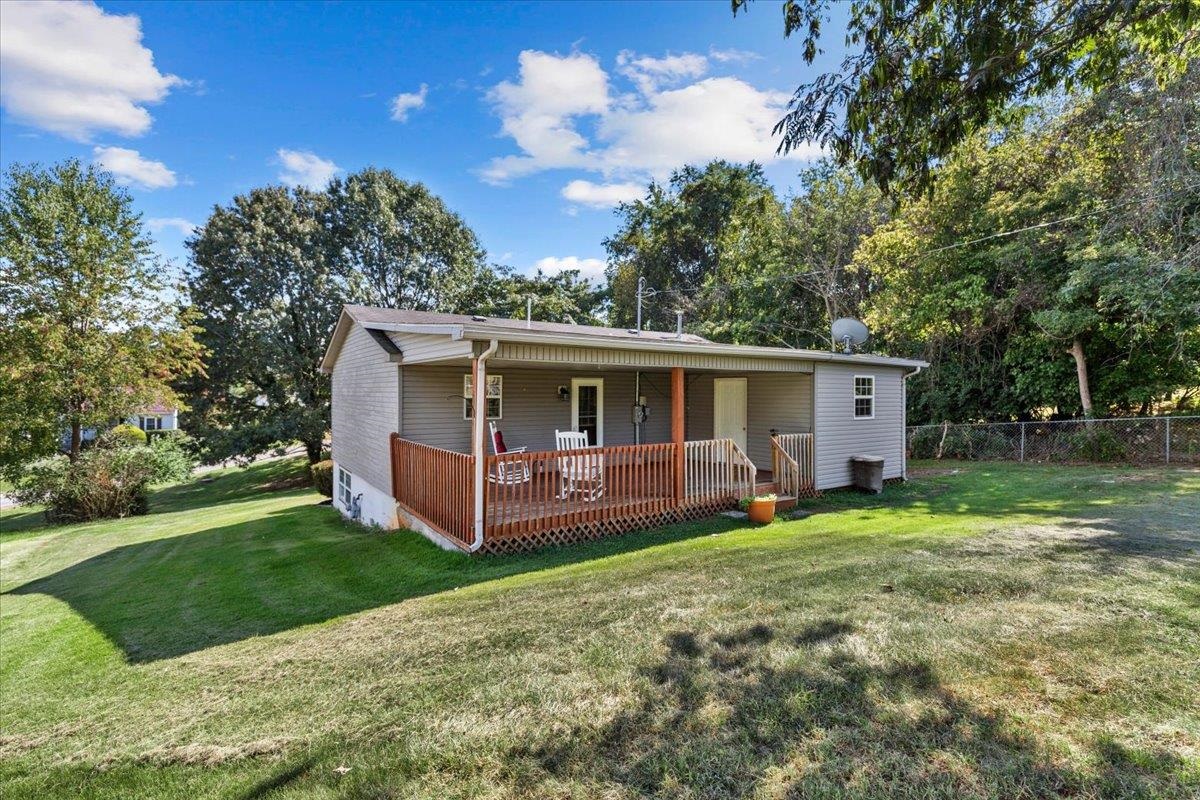 7521 Brandon Road Fairlawn VA 24141