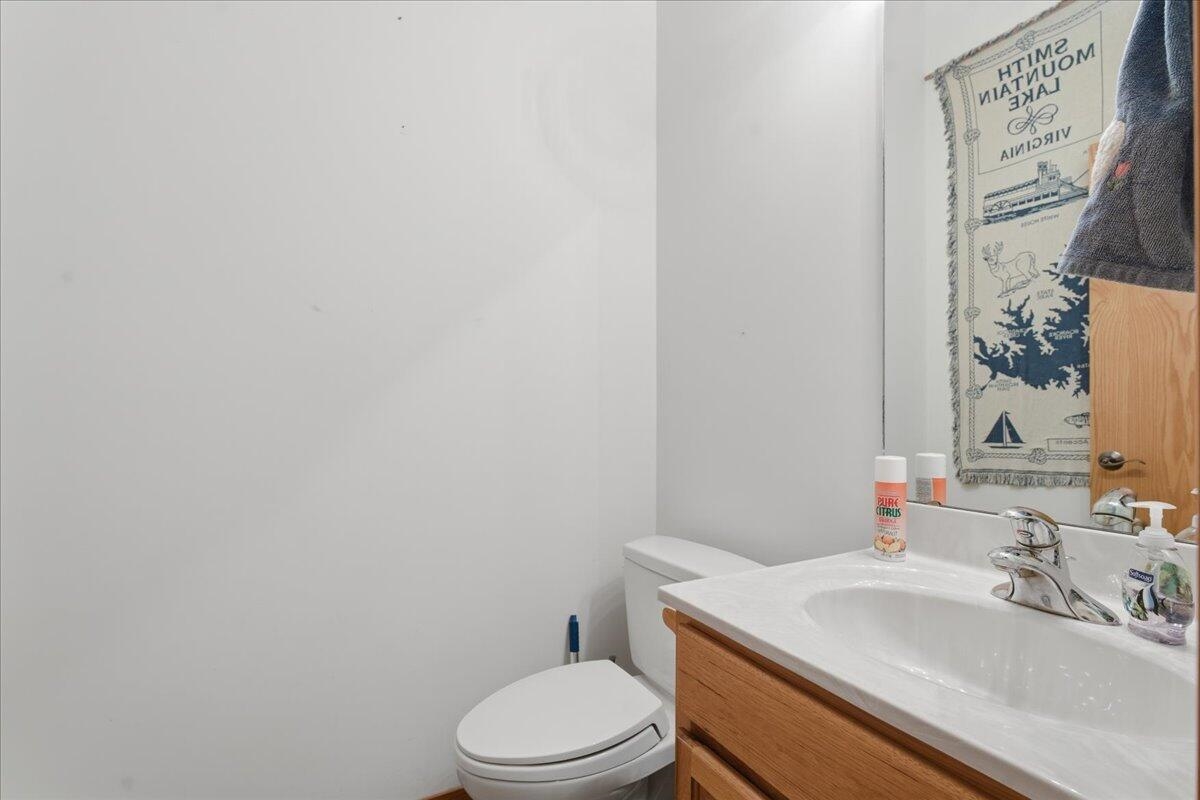 307 Meadow Point Drive Moneta VA 24121