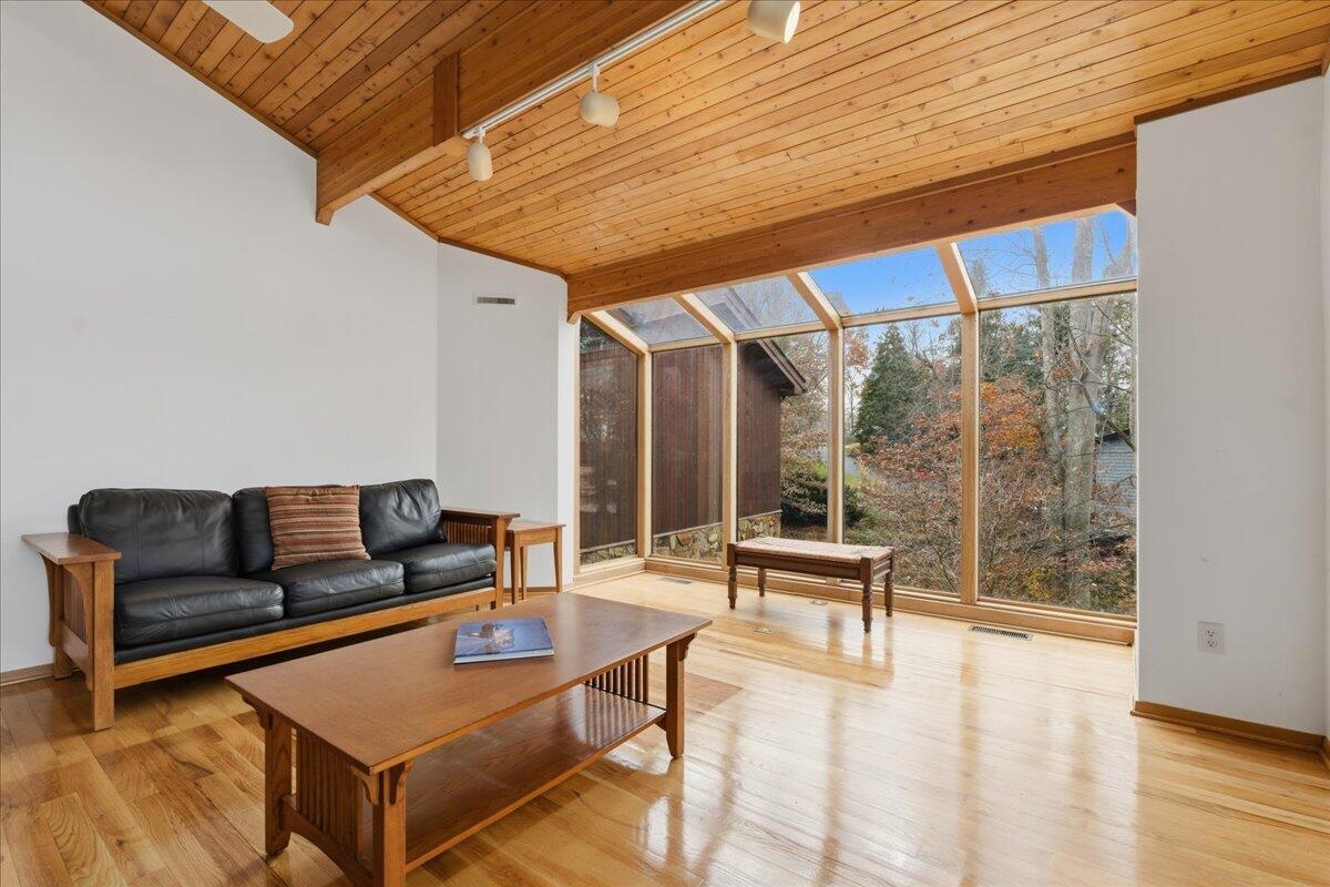 307 Meadow Point Drive Moneta VA 24121