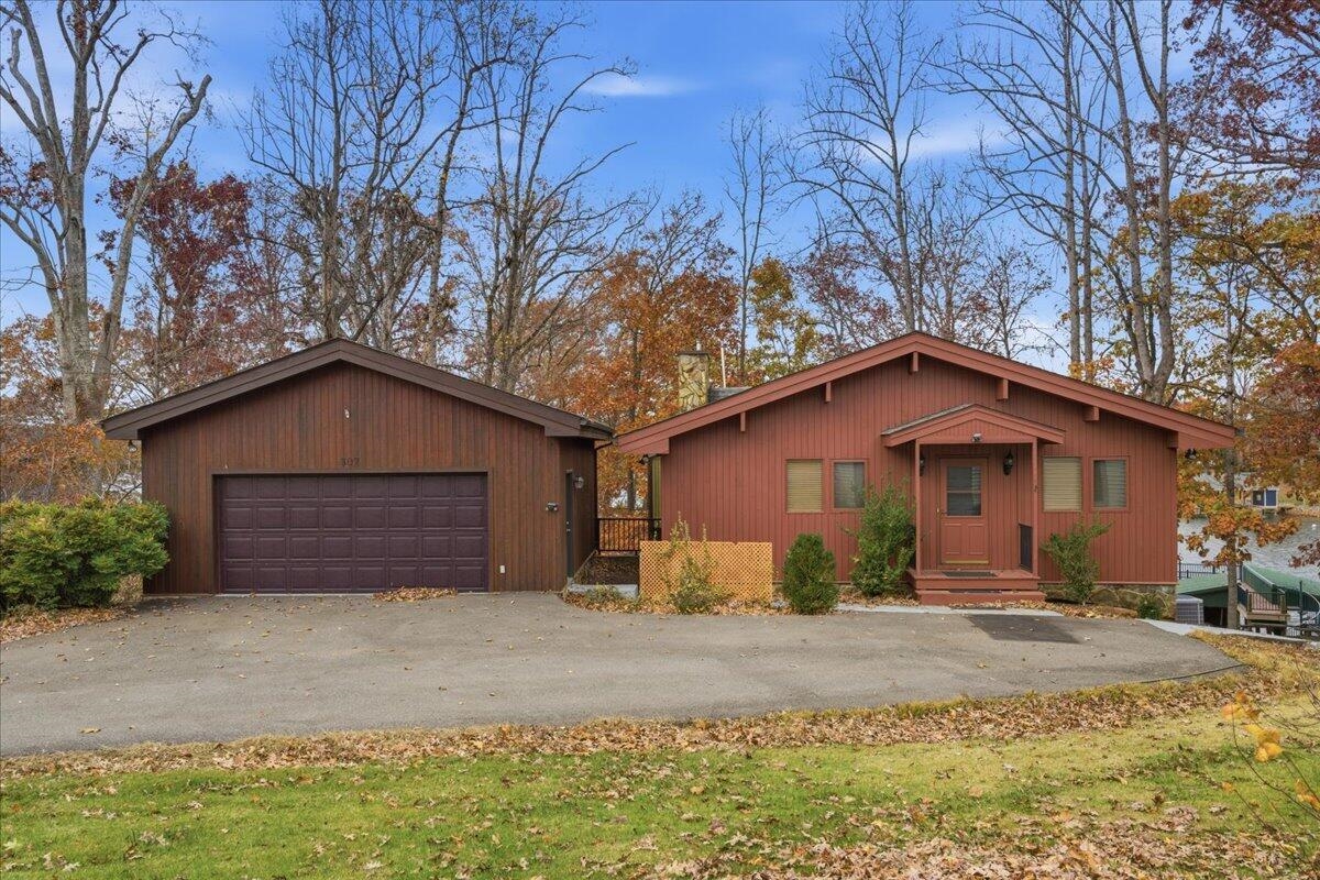 307 Meadow Point Drive Moneta VA 24121