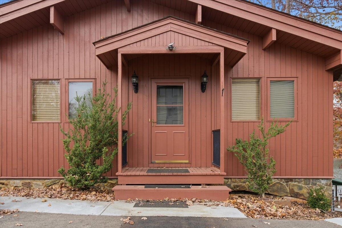 307 Meadow Point Drive Moneta VA 24121