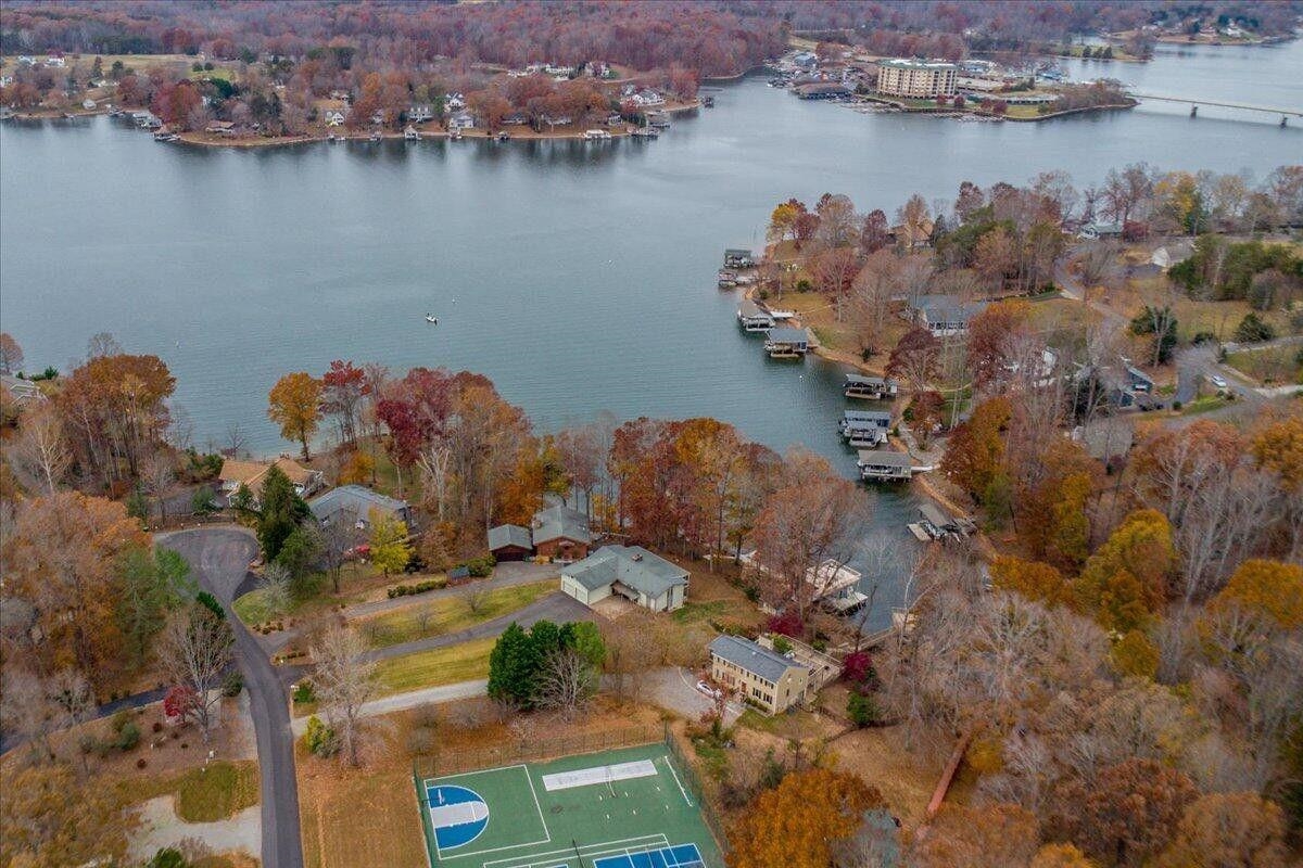 307 Meadow Point Drive Moneta VA 24121