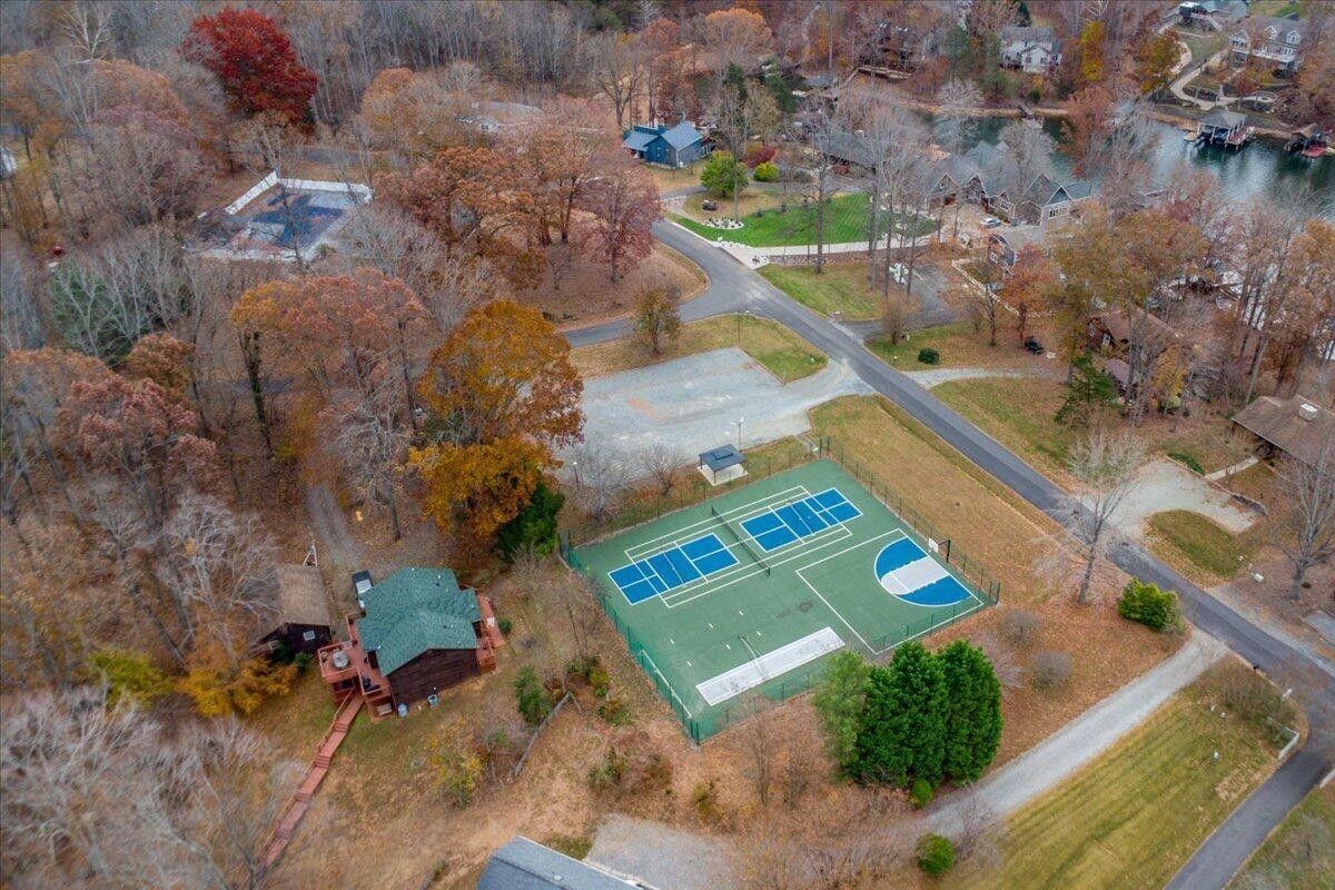 307 Meadow Point Drive Moneta VA 24121