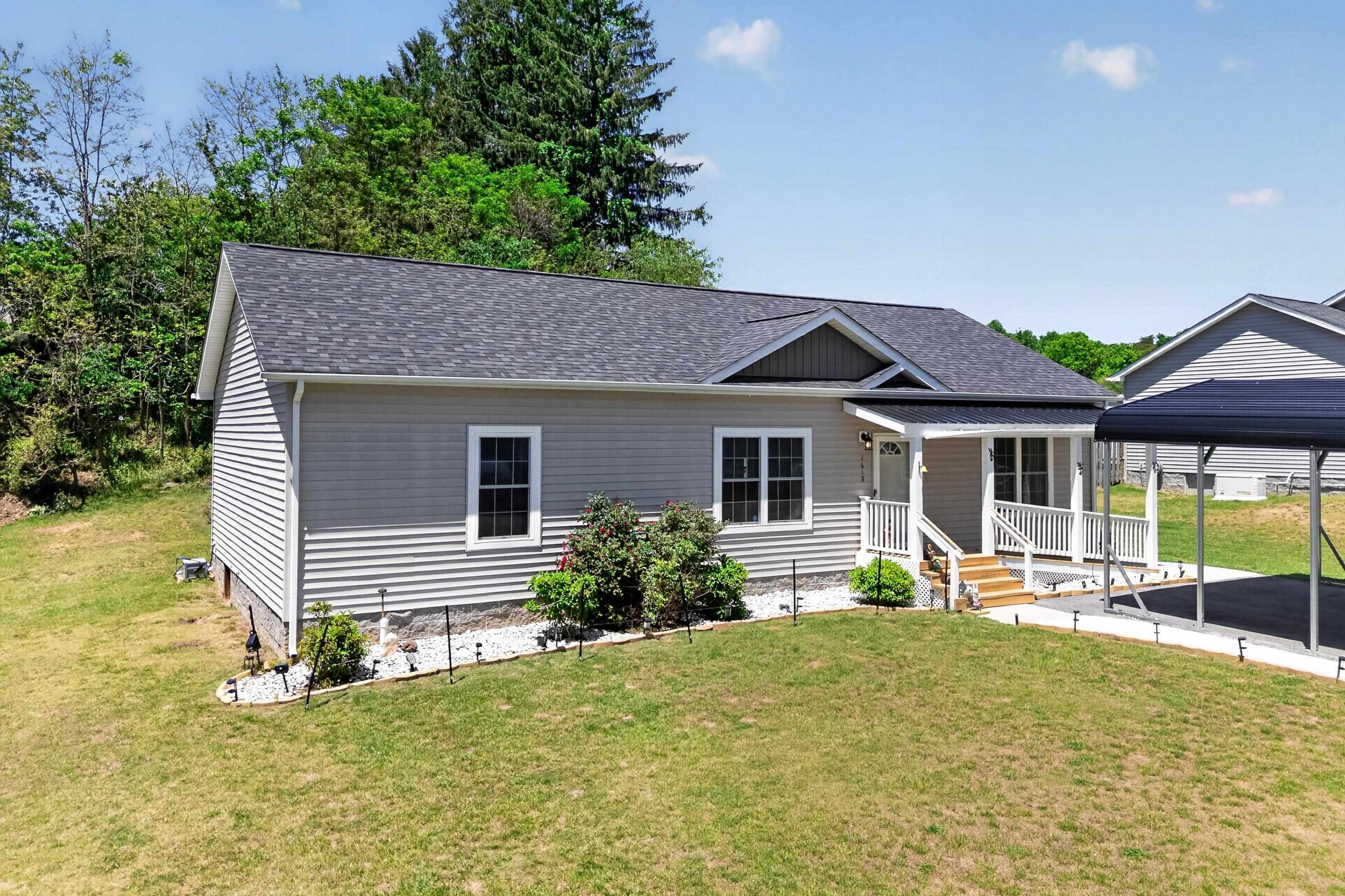 1619 Smith Lane Pulaski VA 24301